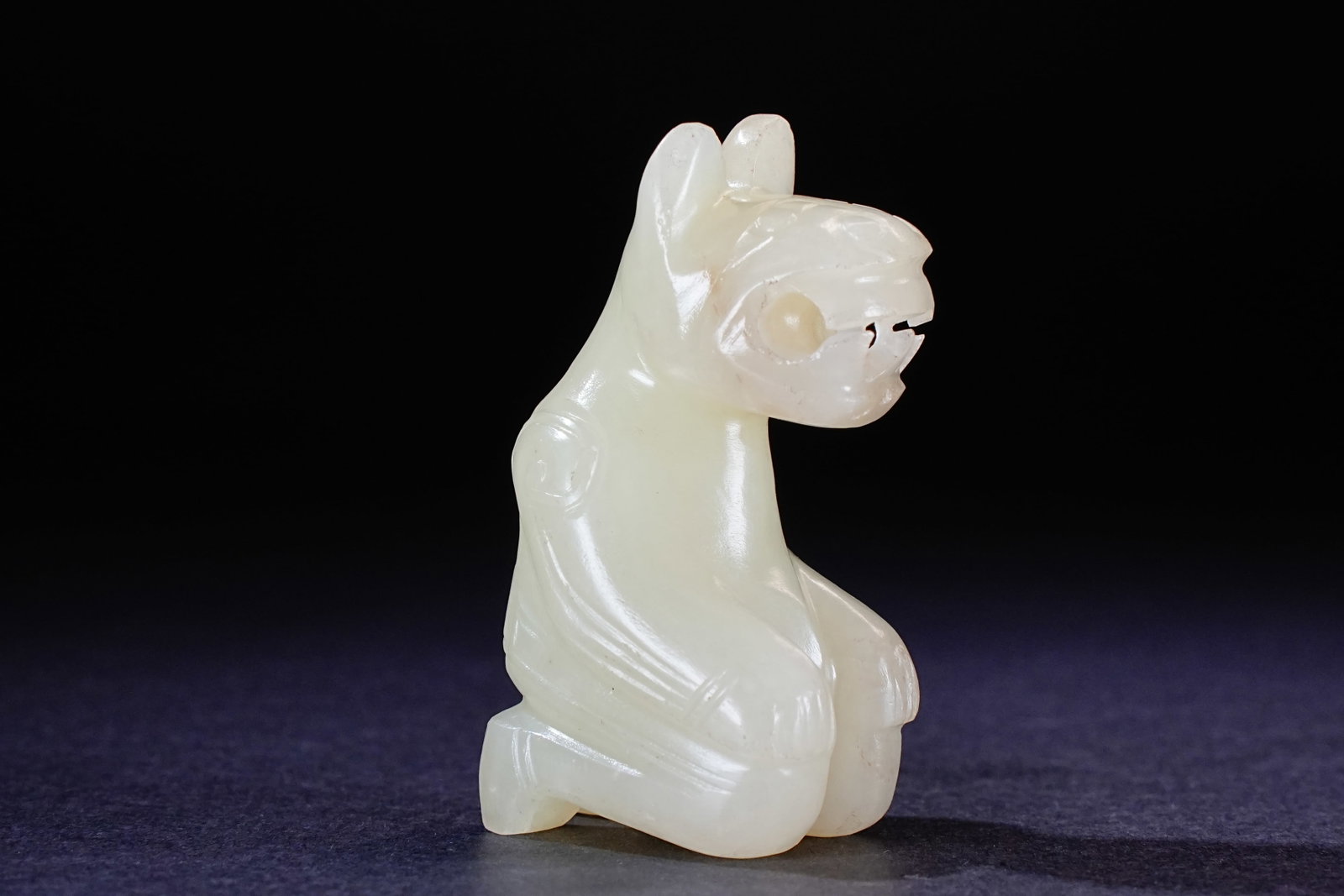 Jade Carved Beast Face Pattern Bear Shape Ornament: Jade Carved Beast Face Pattern Bear Shape Ornament (2.5 x 2.1 x 4.5cm)