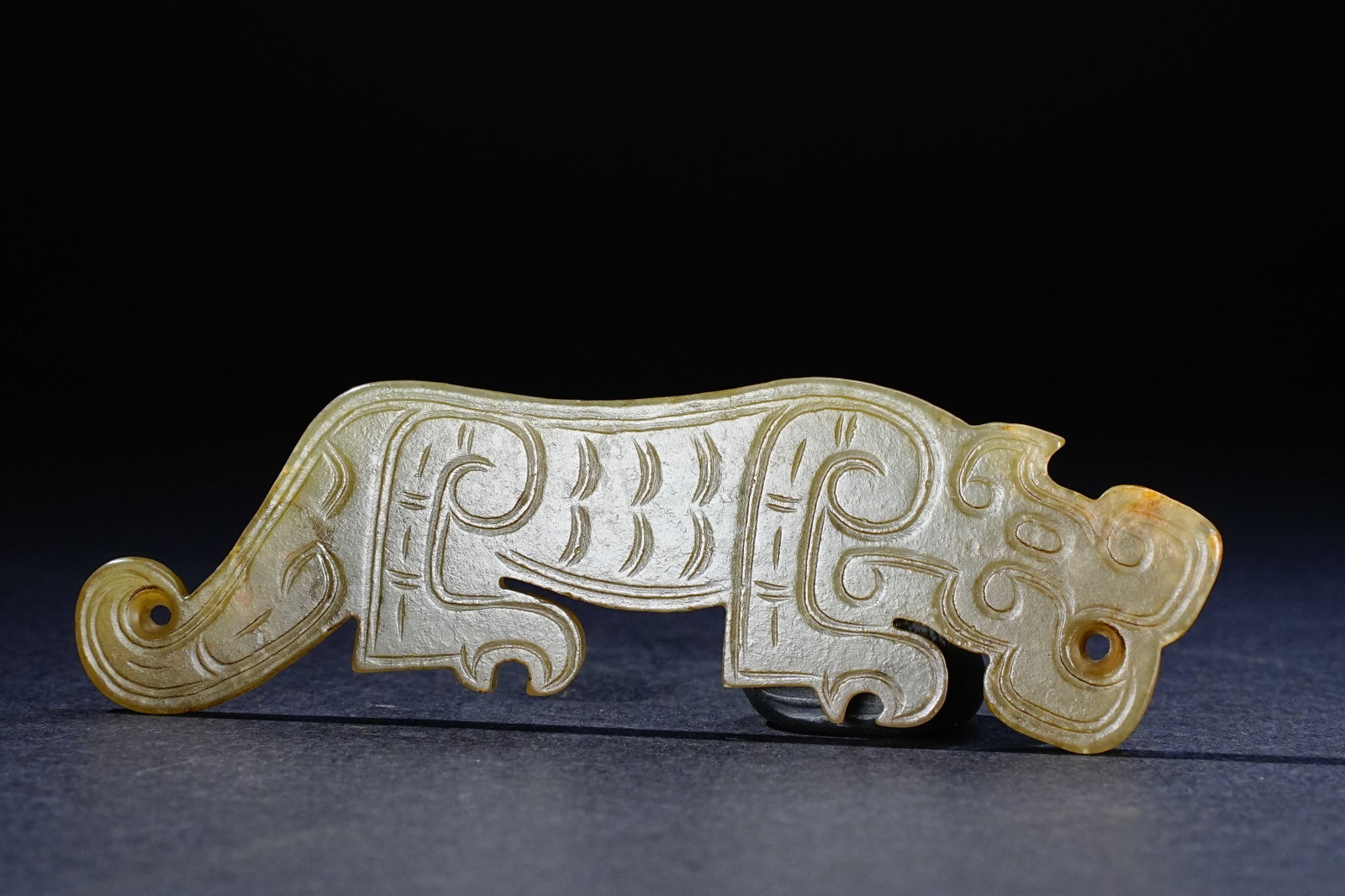 Jade Carved Beast Face Pattern Tiger Shape Huang: Jade Carved Beast Face Pattern Tiger Shape Huang (8.3 x 2.5 x 0.3cm)