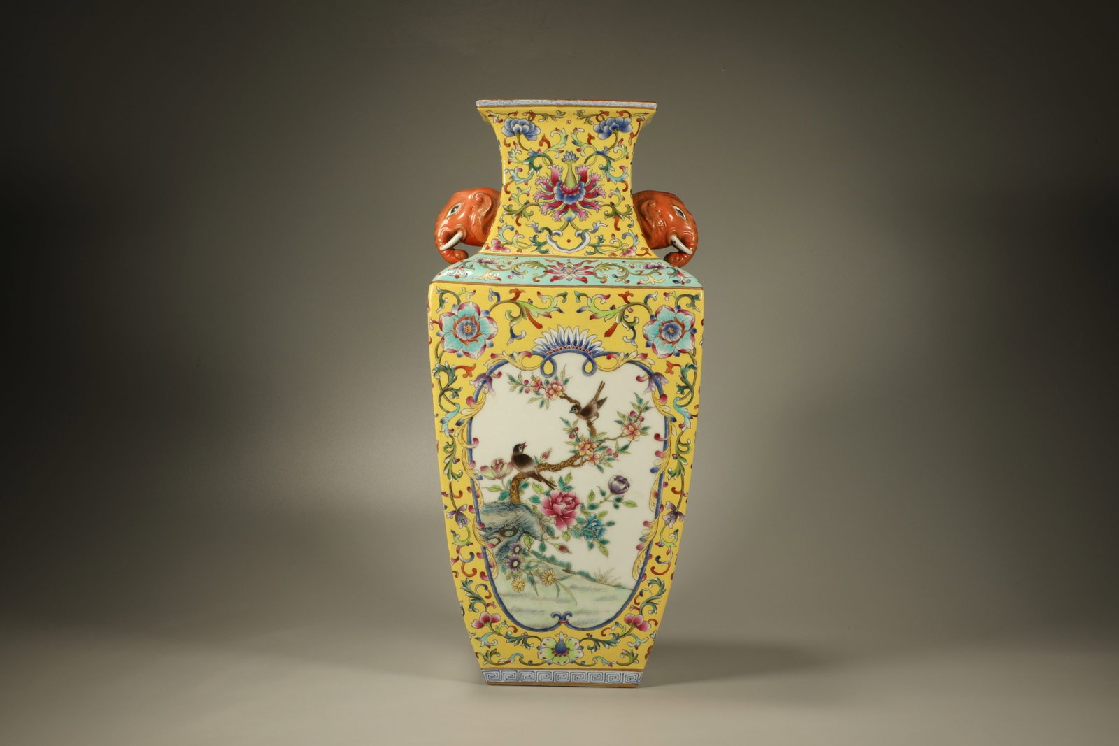 Famille Rose Flower and Bird Pattern Porcelain Double Elephant Ears Vase: Famille Rose Flower and Bird Pattern Porcelain Double Elephant Ears Vase (40 x 18cm)