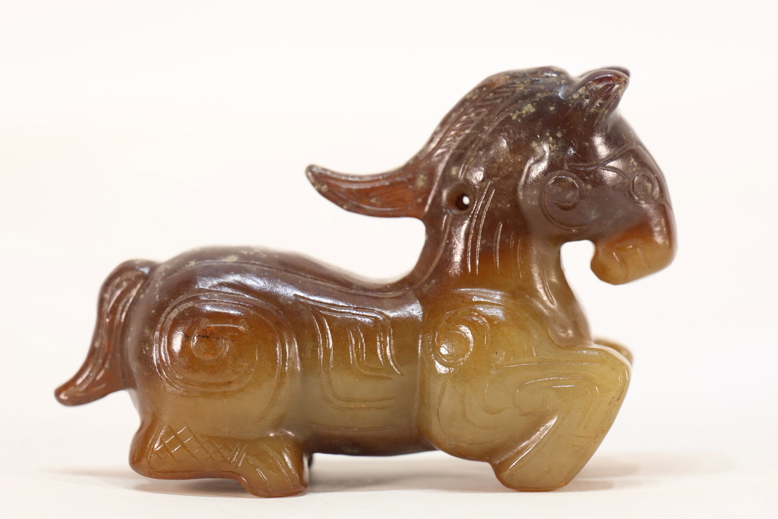 Jade Carved Beast Face Pattern Horse Shape Ornament: Jade Carved Beast Face Pattern Horse Shape Ornament (7 x 5 x 3cm)