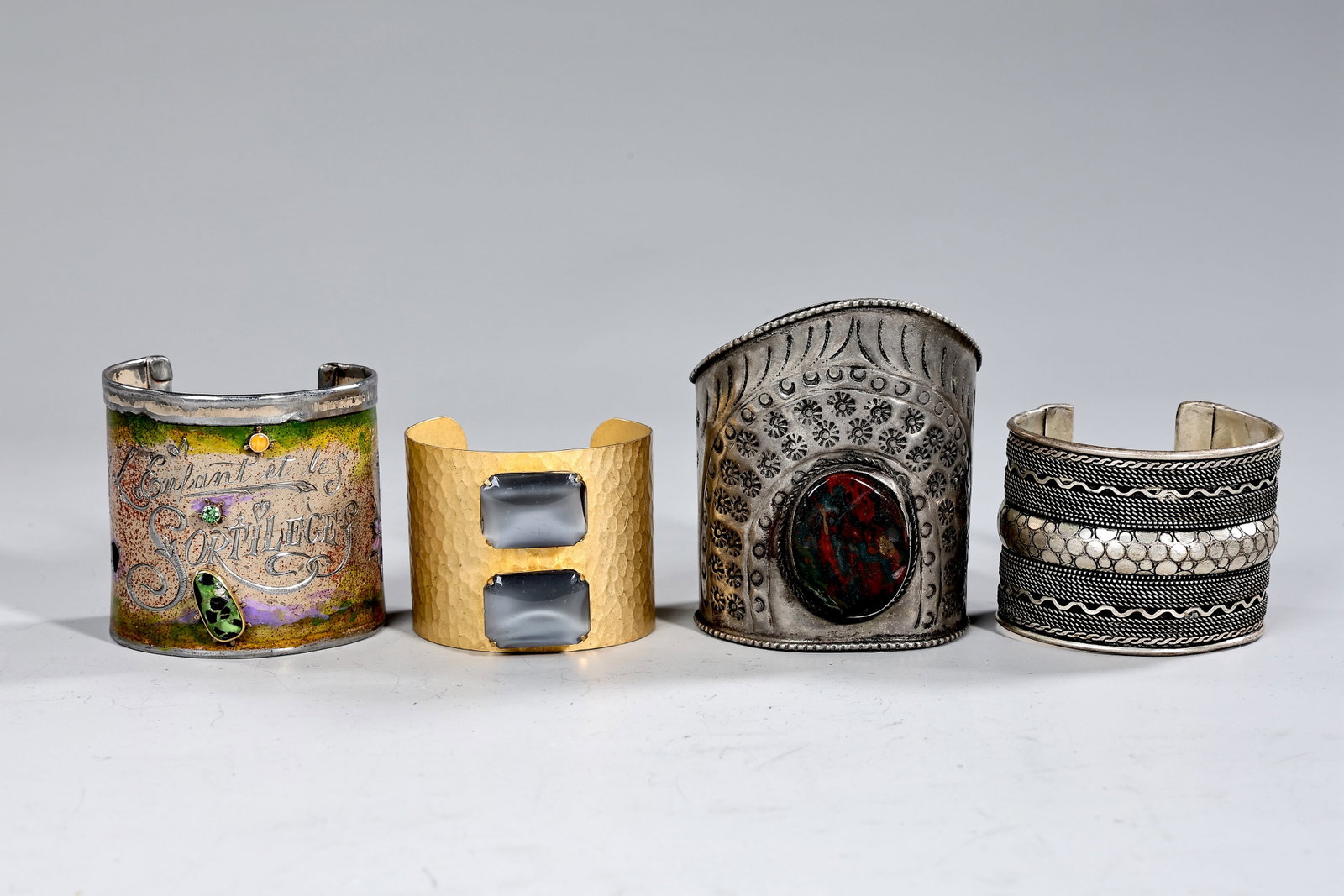 Four Mixed Metal Wide Cuff Bangles: Four Mixed Metal Wide Cuff Bangles (About 6.5 x 7 cm more or less)