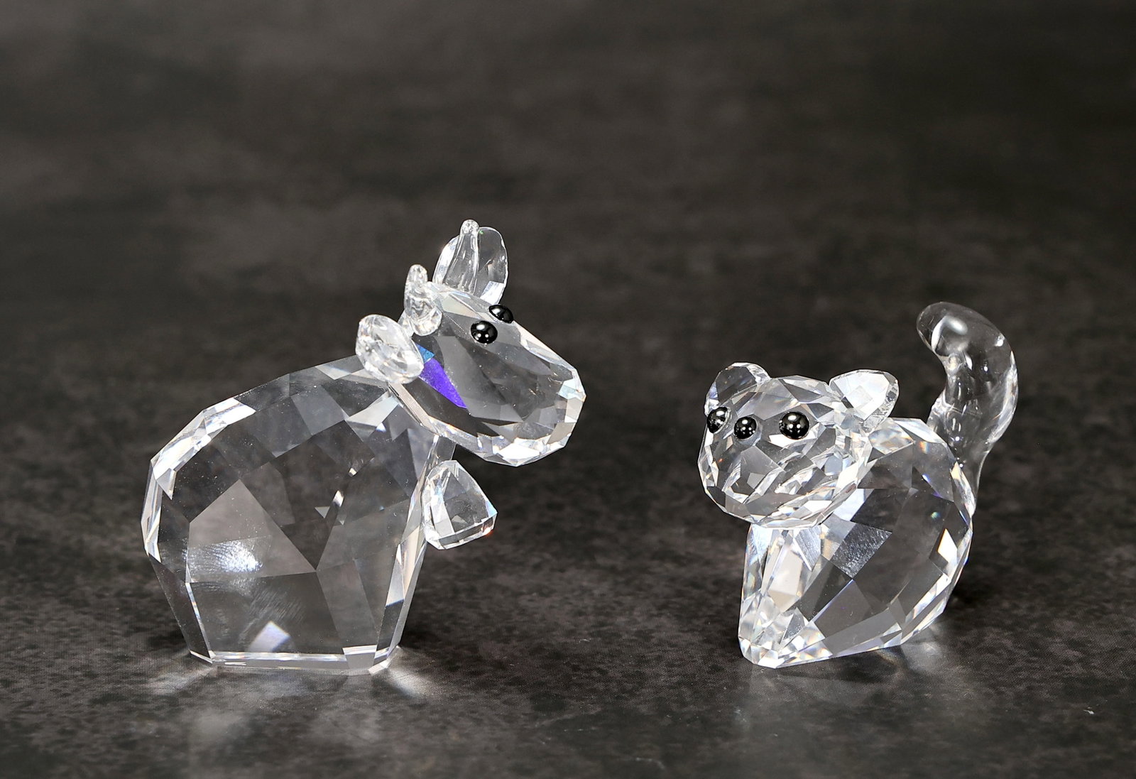 Swarovski Crystal Lovlots Missy Mo Cow, Lil Of Bling Cat: Swarovski Crystal Lovlots Missy Mo Cow, Lil Of Bling Cat (5 x 4 x 1.5 cm, 4 x 3 x 2 cm) Good Condition, No chips and cracks, sold without the original box,