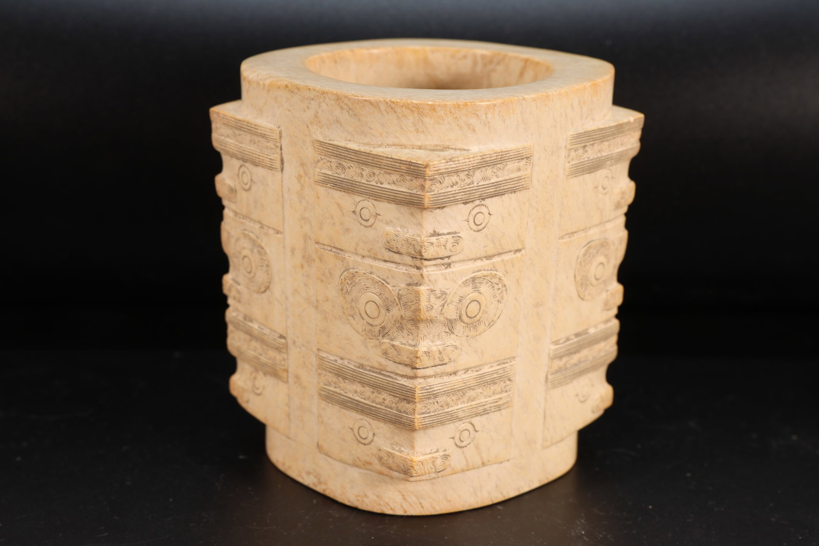 Liangzhu Jade Carved Beast Face Pattern Cong: Liangzhu Jade Carved Beast Face Pattern Cong (9.5 x 8cm)