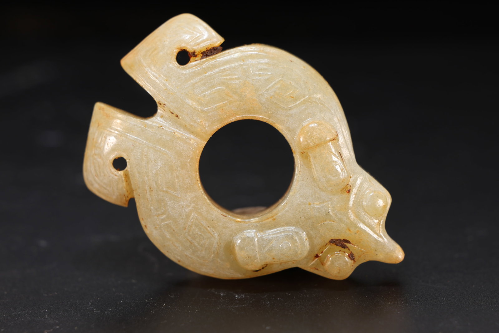 Jade Carved Beast Face Pattern Ornament: Jade Carved Beast Face Pattern Ornament (6 x 4 x 1.2cm)