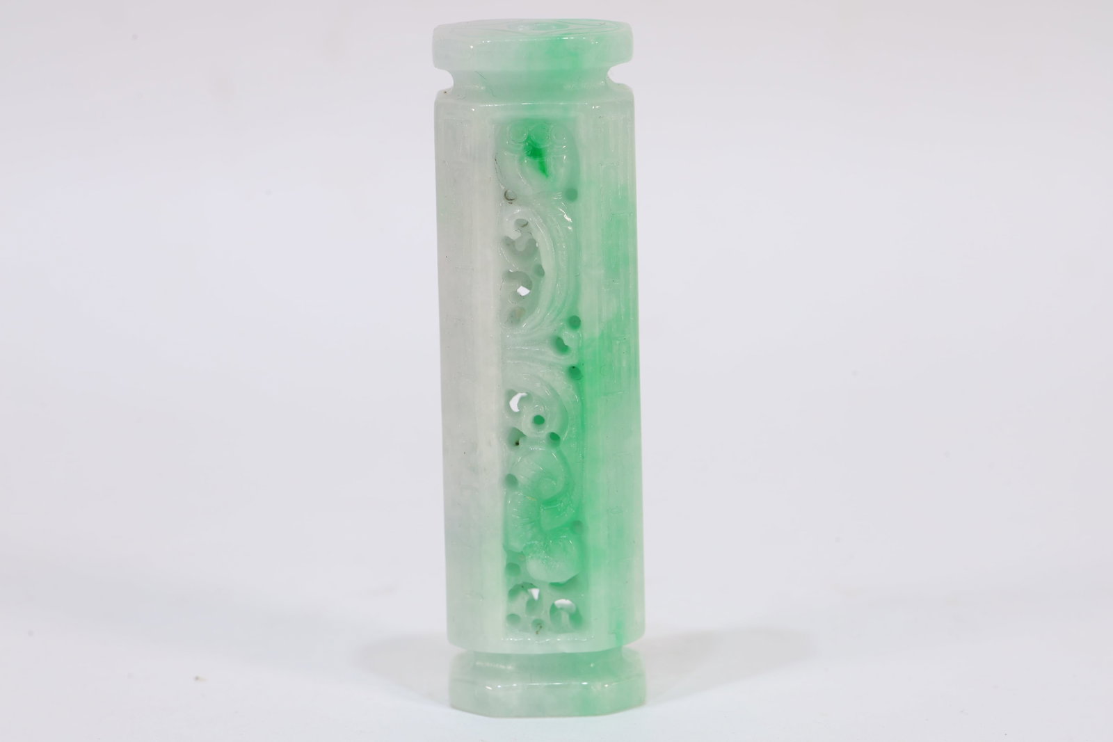 Jadeite Carved Flower Pattern Incense Burner: Jadeite Carved Flower Pattern Incense Burner (8.5 x 2.5 x 1.8cm)