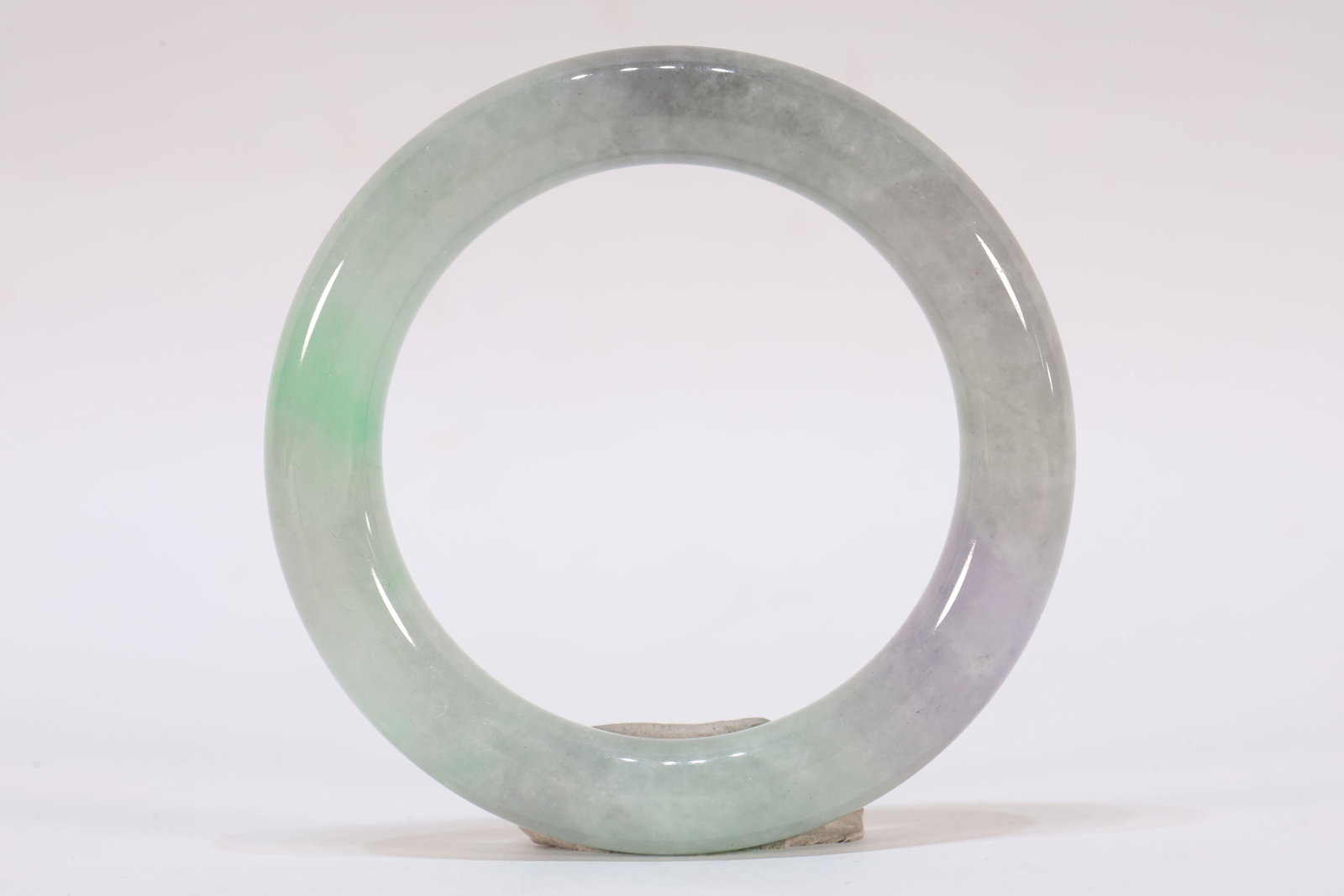 Jadeite Bangle: Jadeite Bangle (8.2 x 1cm)