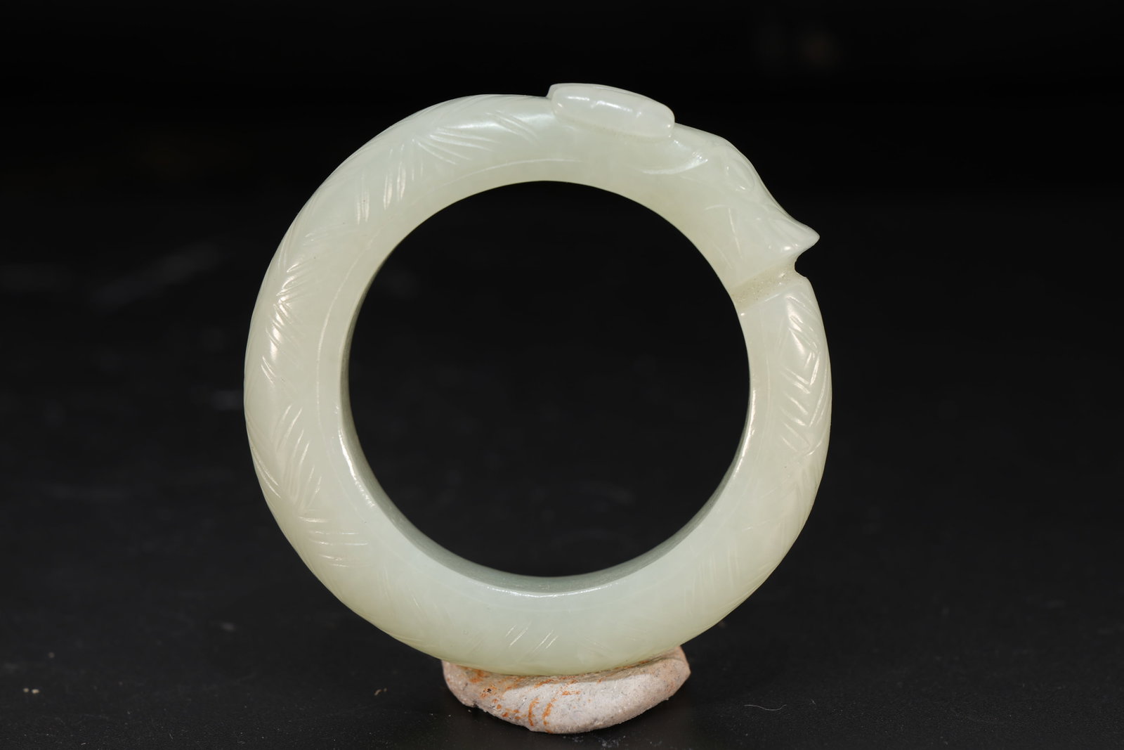 Jade Carved Beast Face Pattern Dragon Shape Ornament: Jade Carved Beast Face Pattern Dragon Shape Ornament (5.3 x 1.3cm)