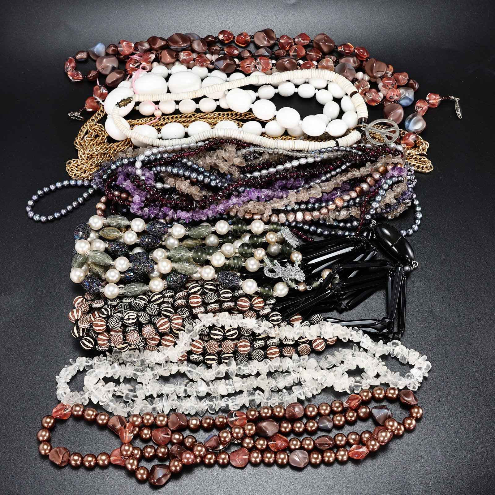 Mixed Lot of Fashion & Gemstone Beaded Necklaces: Mixed Lot of Fashion & Gemstone Beaded Necklaces (All in different sizes)
