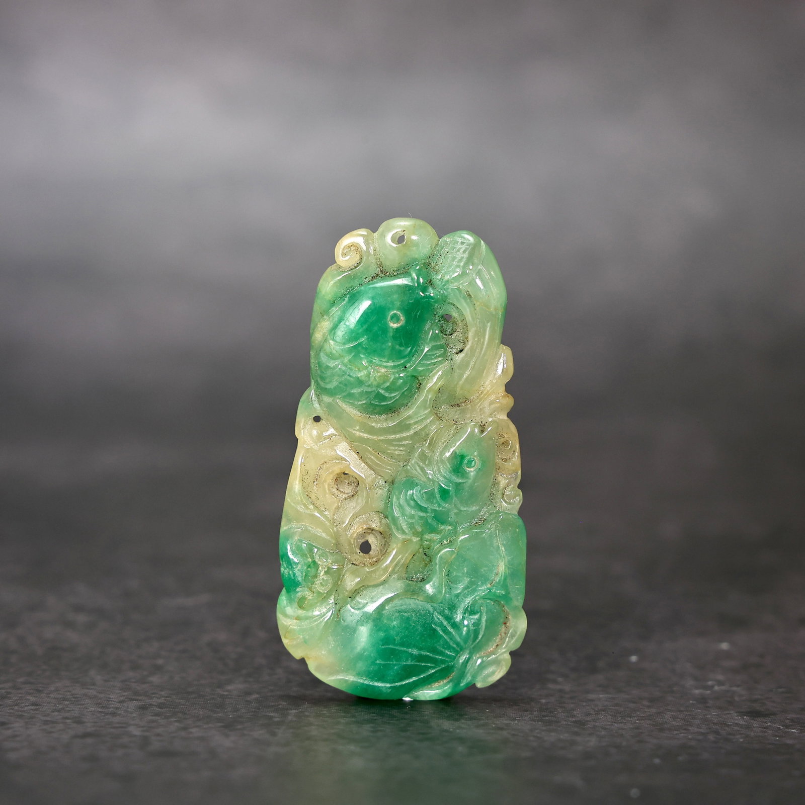 Chinese Jadeite Carved Dragon Fish Pattern Pendant: Chinese Jadeite Carved Dragon Fish Pattern Pendant (5.5 x 3 x 0.5 cm)