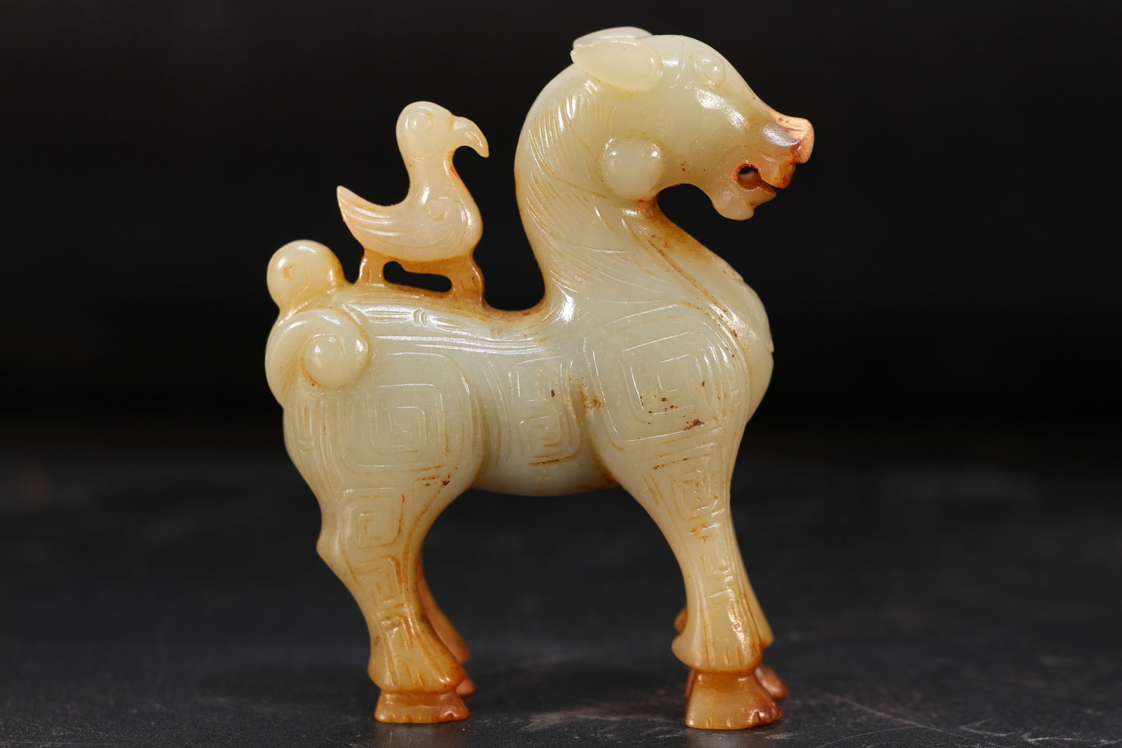 Jade Carved Beast Face Pattern Horse Shape Ornament: Jade Carved Beast Face Pattern Horse Shape Ornament (7 x 5 x 2cm)