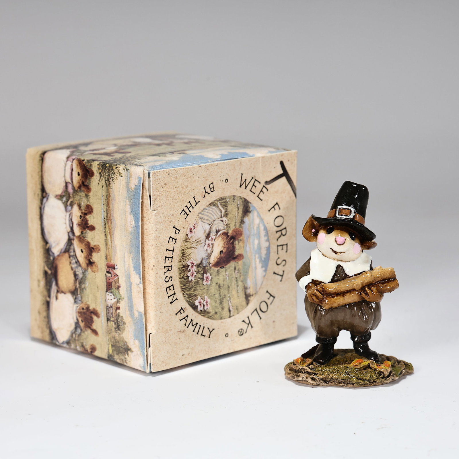 1994 Wee Forest Folk Annette Petersen Pilgrim Mouse with Firewood Figurine with Box (1 of 5)