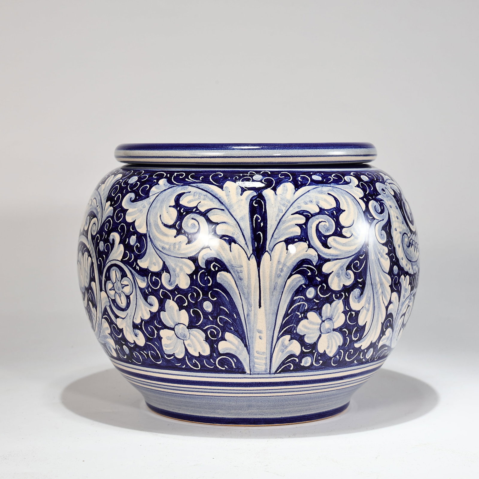 Girasole Italian Blue & White Hand-Painted Ceramic Cachepot Planter with Removable Insert: Girasole Italian Blue & White Hand-Painted Ceramic Cachepot Planter with Removable Insert (22 x 28 cm)
