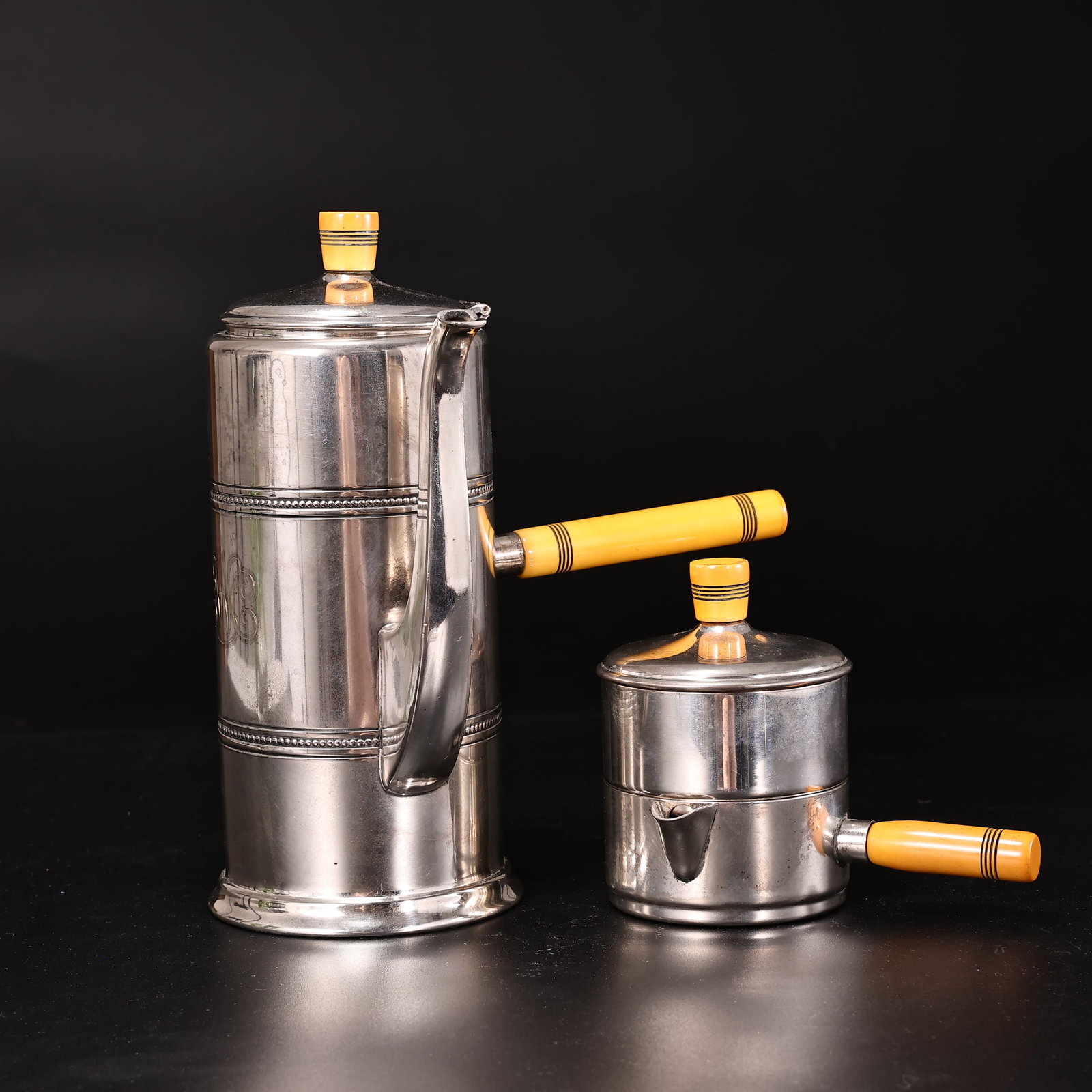 Farber Brothers Silvercraft Art Deco Silver-Plated Coffee Pot c.1900: Farber Brothers Silvercraft Art Deco Silver-Plated Coffee Pot c.1900 (21 x 12 x 19 cm, 10 x 9 x 14 cm)