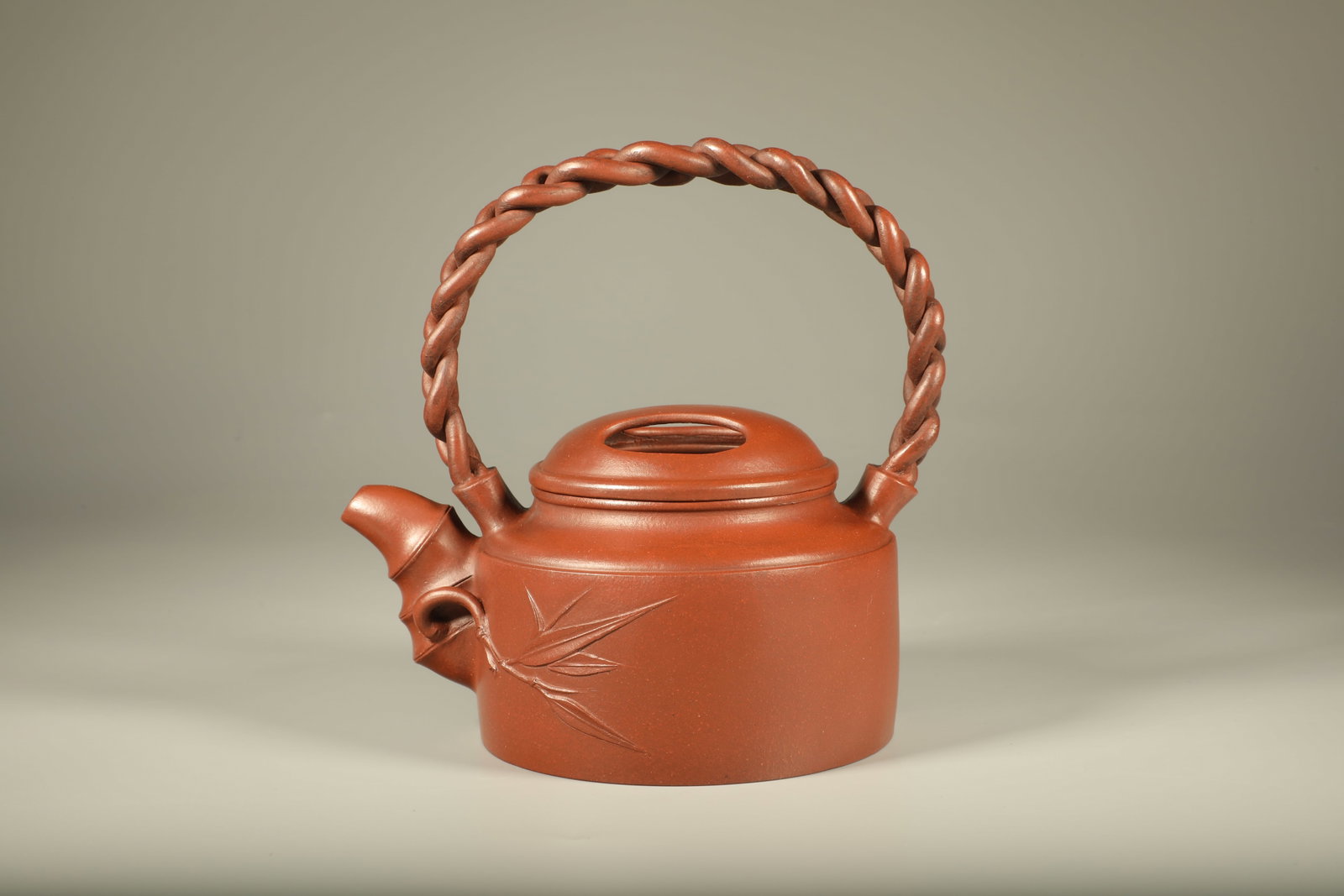 Purple Clay Carved Bamboo Pattern Handle Teapot: Purple Clay Carved Bamboo Pattern Handle Teapot (14.8 x 15cm)
