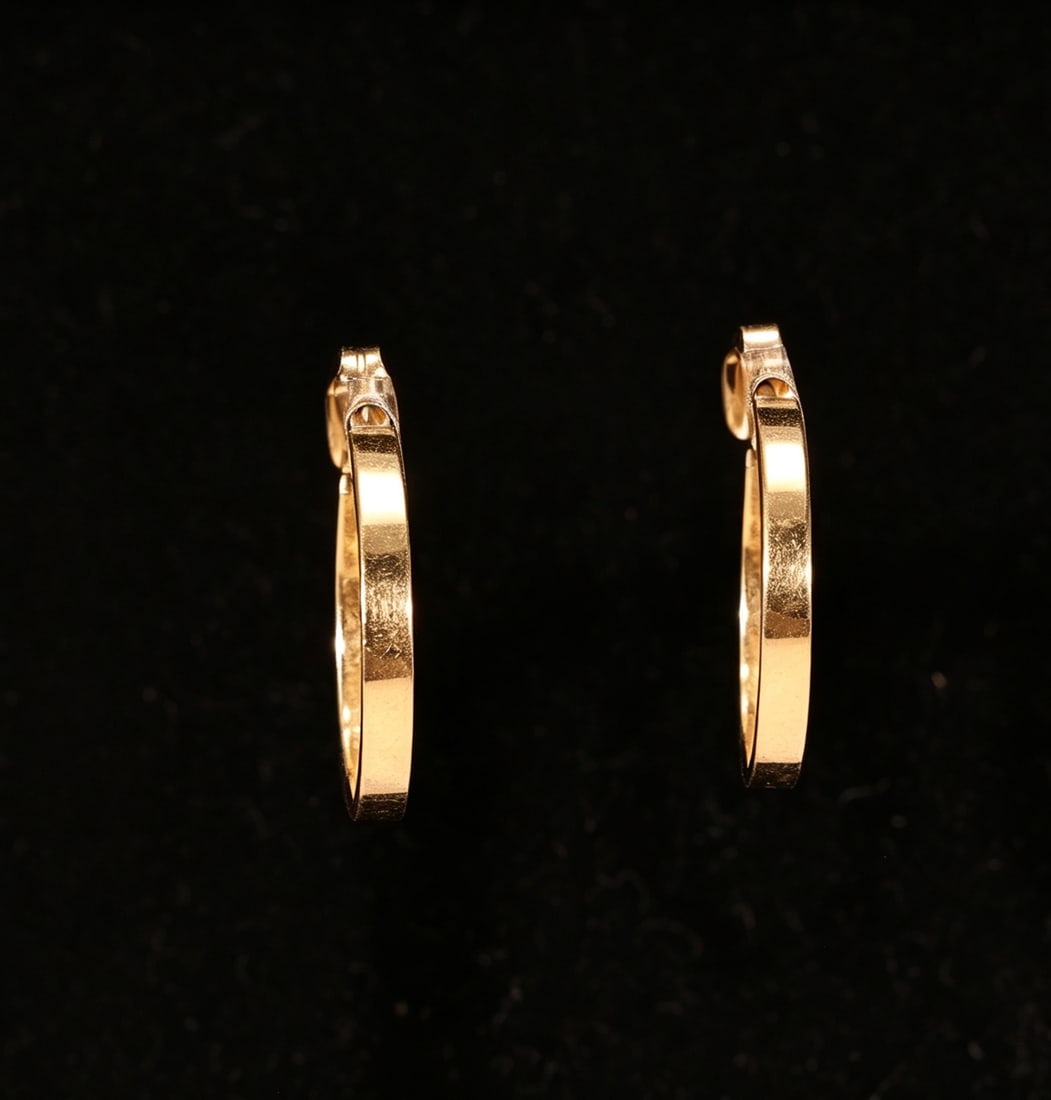14K Yellow Gold Open Hoop Earrings: 14K Yellow Gold Open Hoop Earrings (2 x 0.3 cm each, 4.2 grams weight)