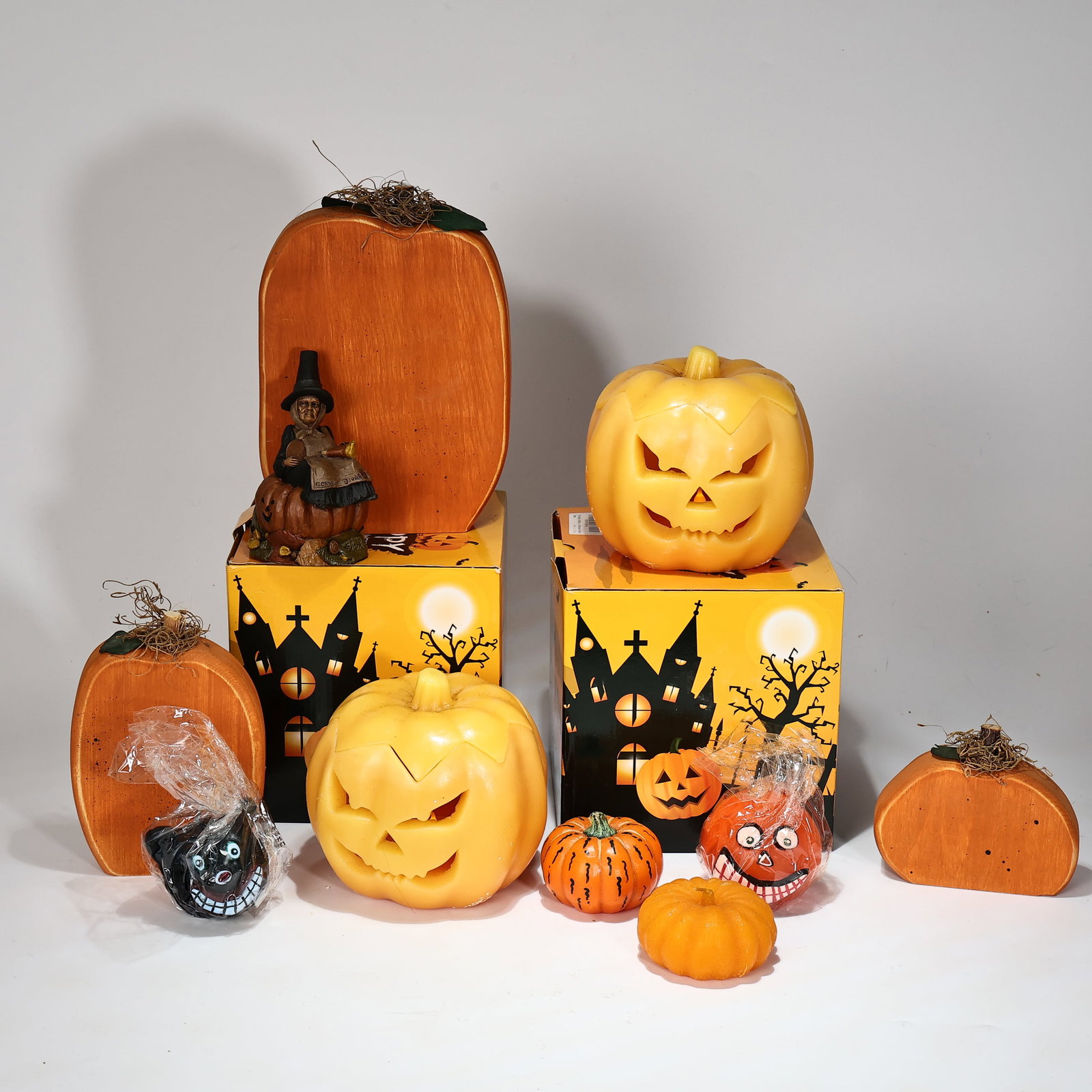 Assorted Halloween Pumpkin & Witch Decorations (1 of 6)