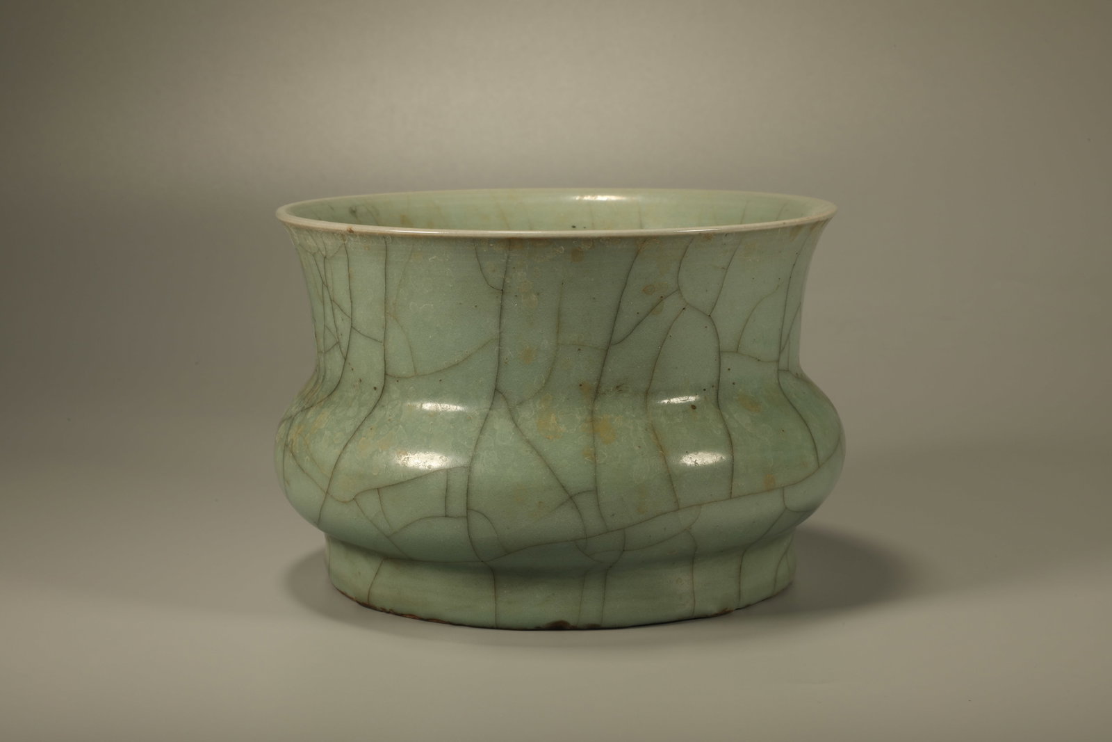 Guan Ware Porcelain Incense Burner: Guan Ware Porcelain Incense Burner (10.5 x 16cm)