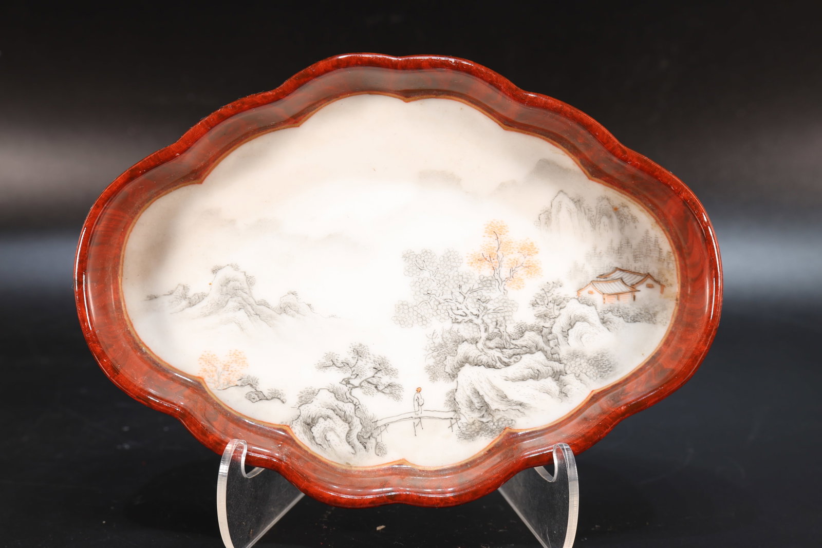 Famille Rose Landscape and Character Pattern Porcelain Washer: Famille Rose Landscape and Character Pattern Porcelain Washer (17 x 12 x 3cm)