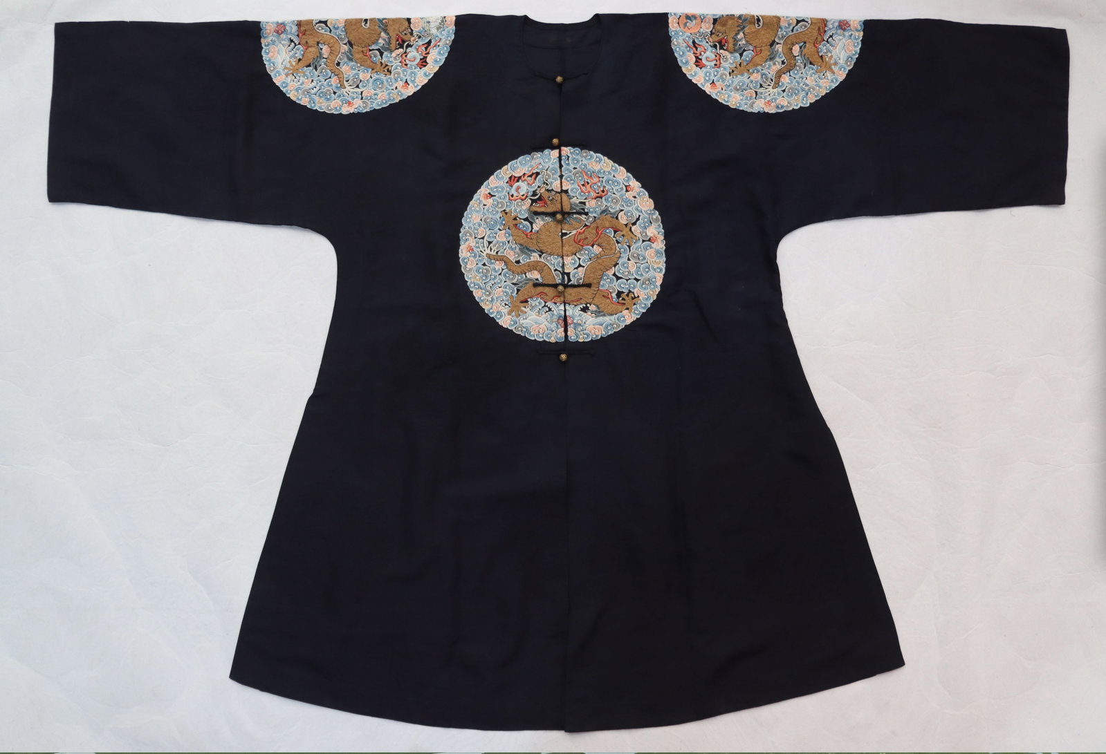 Silk Embroidery Cloud and Dragon Pattern Dragon Robe (1 of 14)