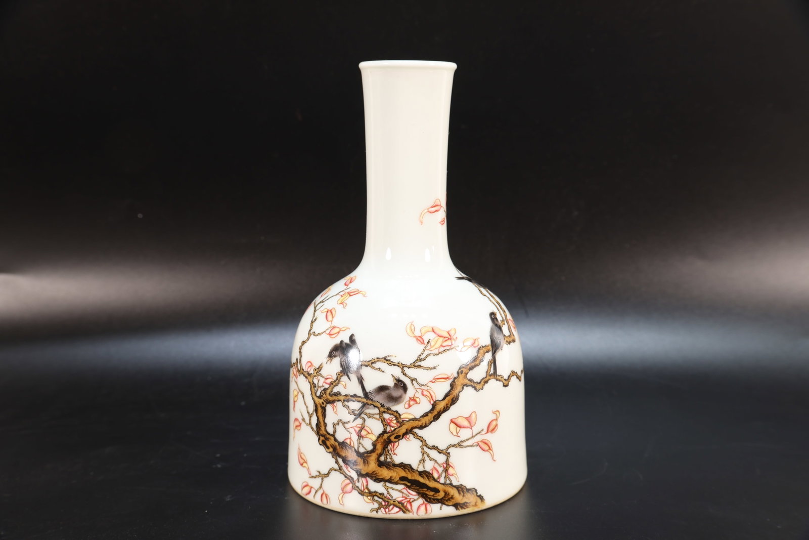 Famille Rose Flower and Bird Pattern Porcelain Zun: Famille Rose Flower and Bird Pattern Porcelain Zun (18.5 x 10cm)