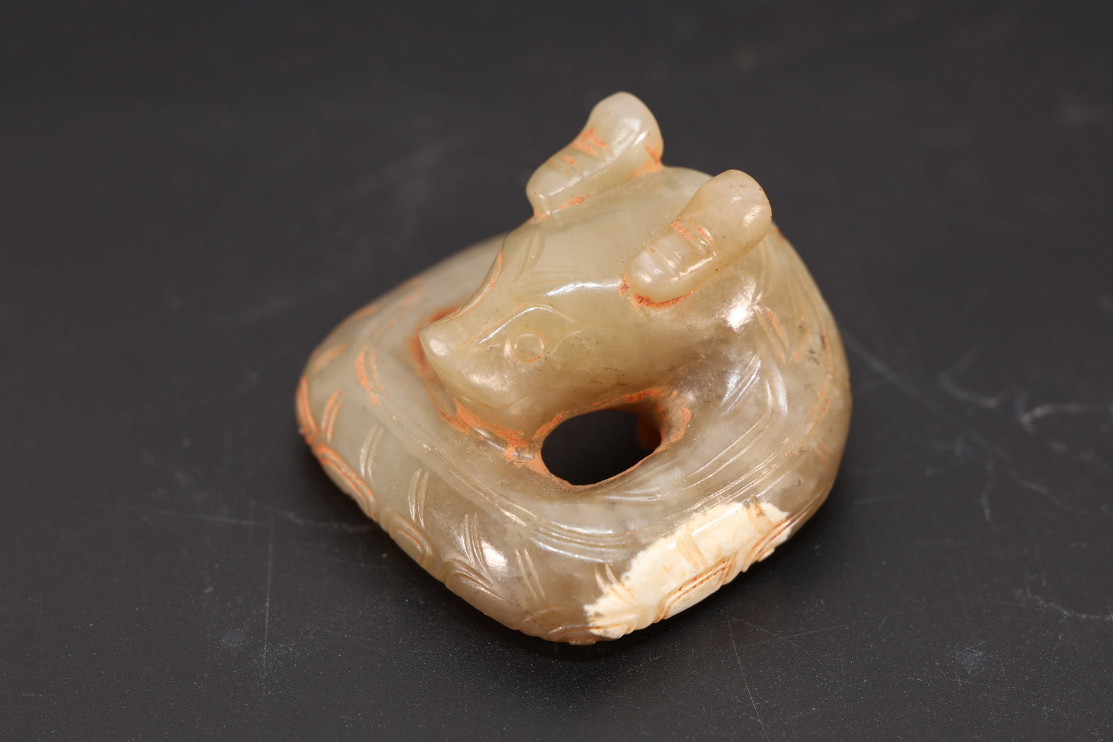 Jade Carved Beast Face Pattern Dragon Shape Ornament: Jade Carved Beast Face Pattern Dragon Shape Ornament (4 x 4 x 2.5cm)