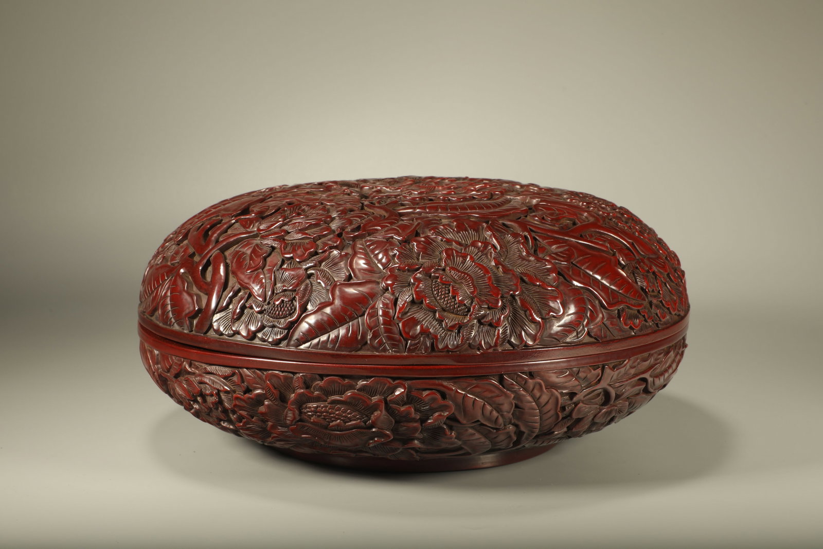 Lacquerware Red Carved Flower Pattern Lid Box - 3