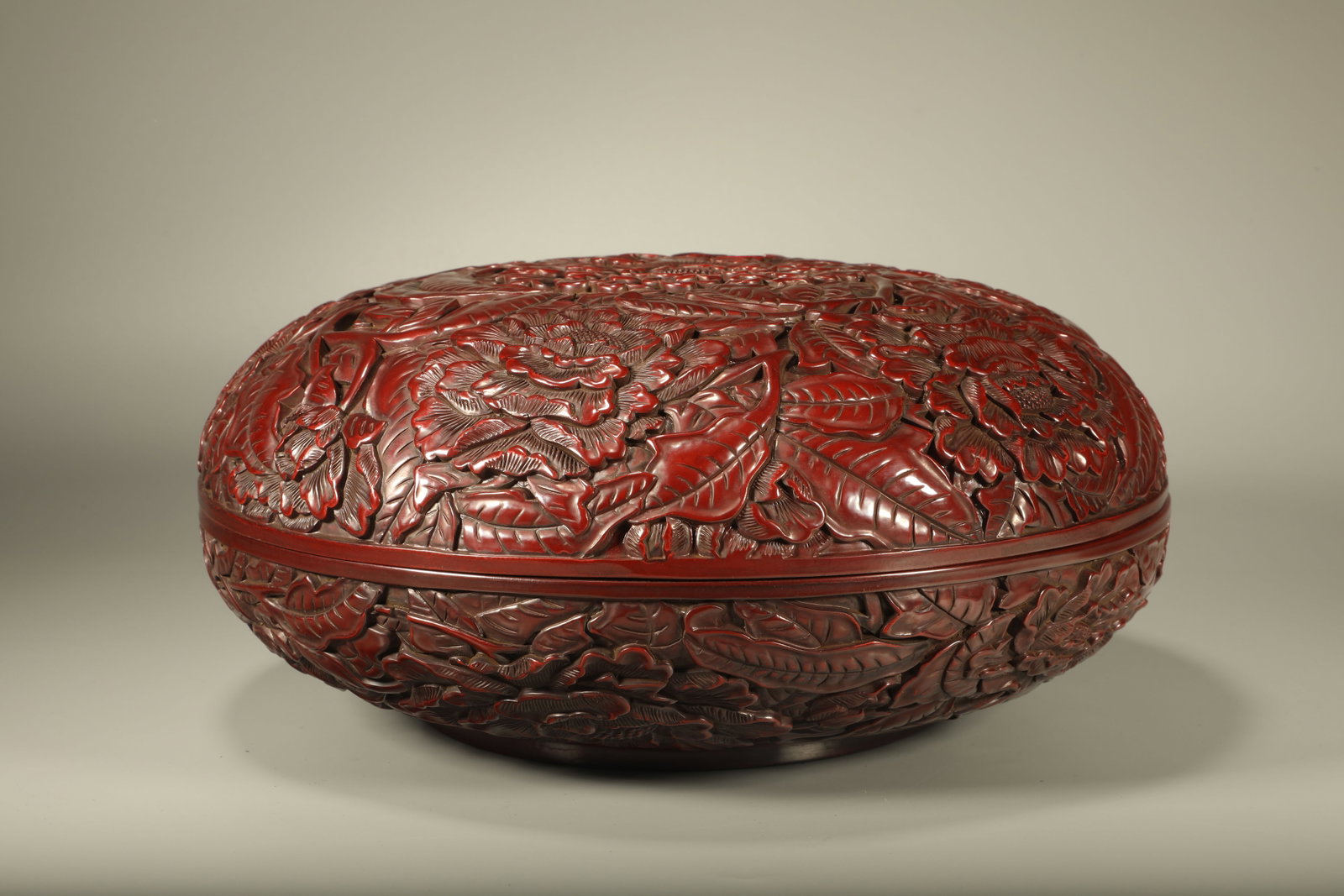 Lacquerware Red Carved Flower Pattern Lid Box - 4