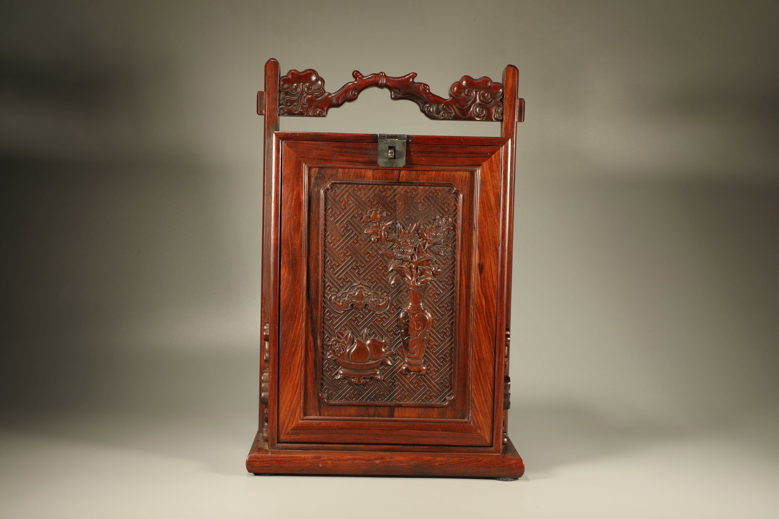 Huanghuali Wood Carved Flower Pot and Bat Pattern Food Tray Box: Huanghuali Wood Carved Flower Pot and Bat Pattern Food Tray Box (29 x 21 x 44cm)