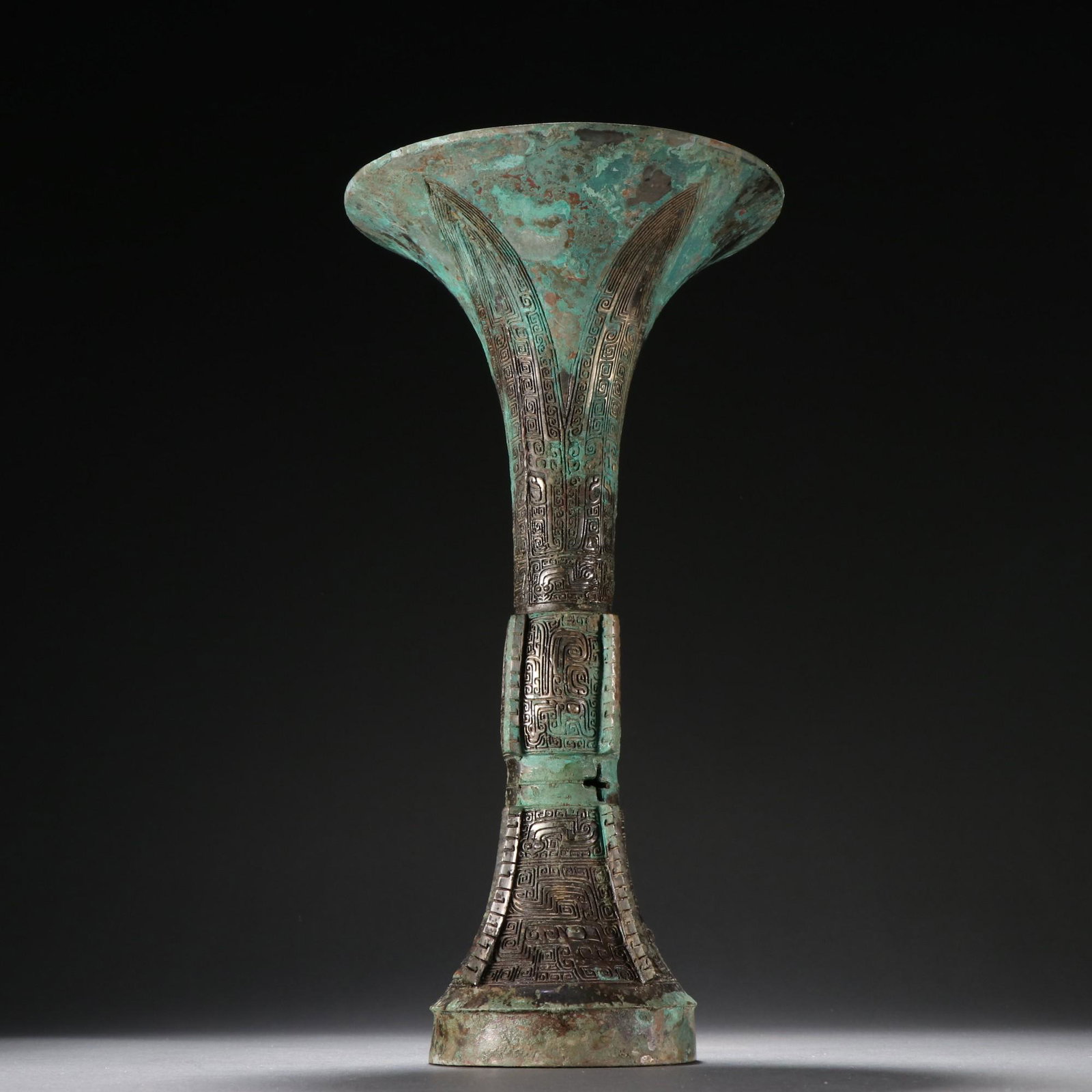 Chinese Qing Dynasty antiques - bronze statues: Chinese Qing Dynasty antiques - bronze statues