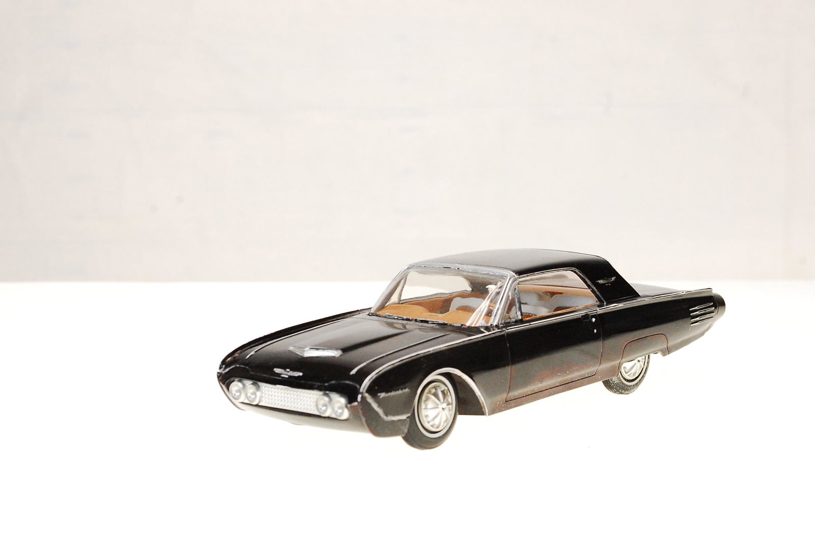 1962 T-BIRD THUNDERBIRD PROMO: 1962 T-BIRD THUNDERBIRD PROMO NOTHING BROKE Comes as pictured please zoom in a t the photos since they represent a more accurate description of the model and its contents,