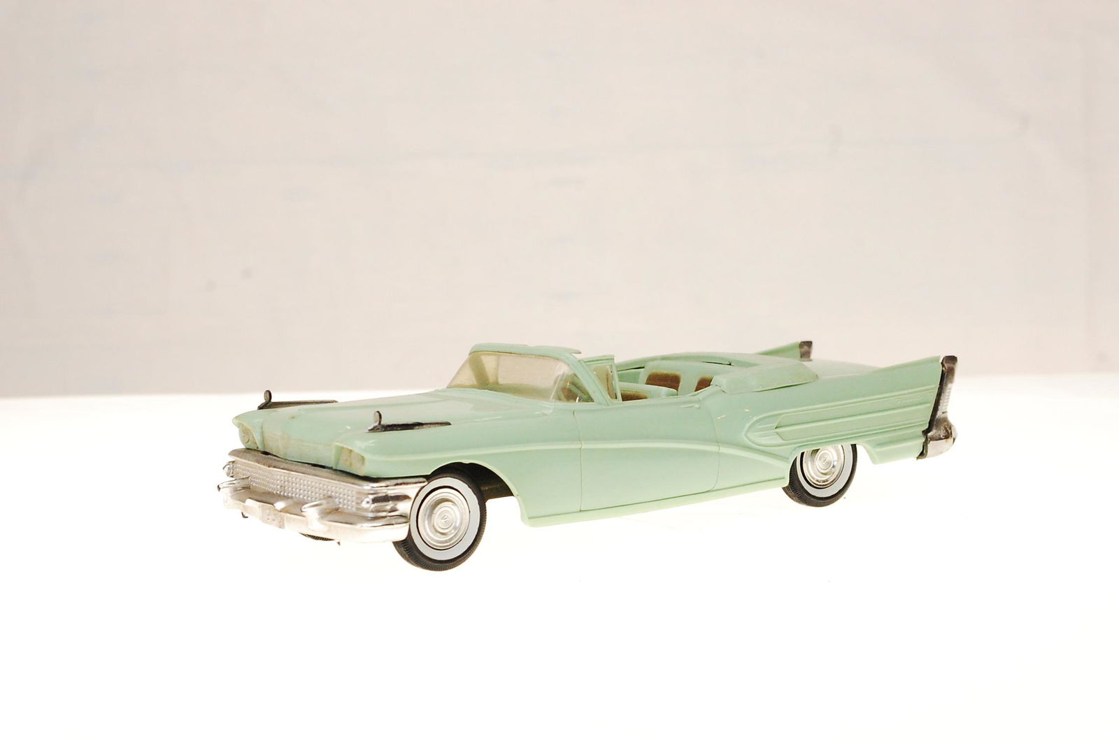 VINTAGE  1958 BUICK ROAD MASTER  CONVERTIBLE DEALER (1 of 5)