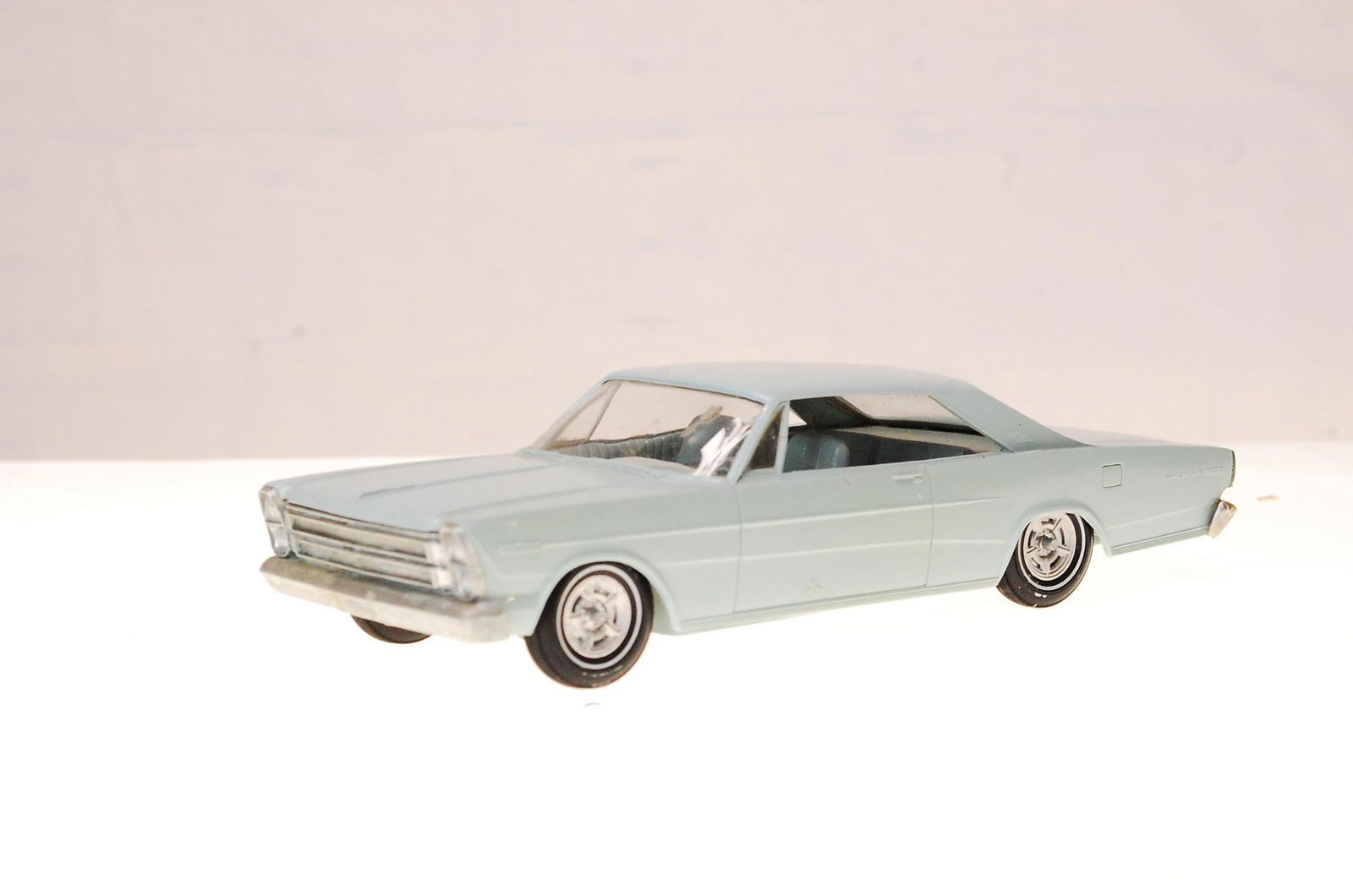 1966 AMT FORD GALAXIES 500 DEALER PROMO FRICTION CAR: 1966 AMT FORD GALAXIE 500 DEALER PROMO FRICTION CAR 1966 AMT FORD GALAXIE 500 DEALER PROMO FRICTION CAR. Includes one Ford Galaxie 500 two door dealer promo friction car. Car is n good condition as sh