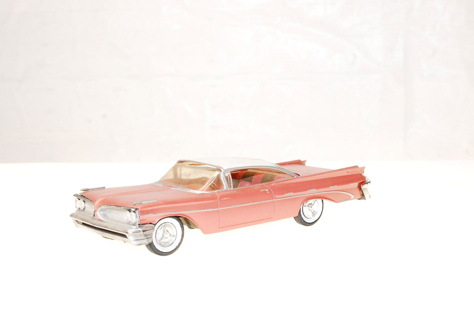 1959 PONTIAC BONNEVILLE PROMOTIONAL MODEL CAR (1 of 7)