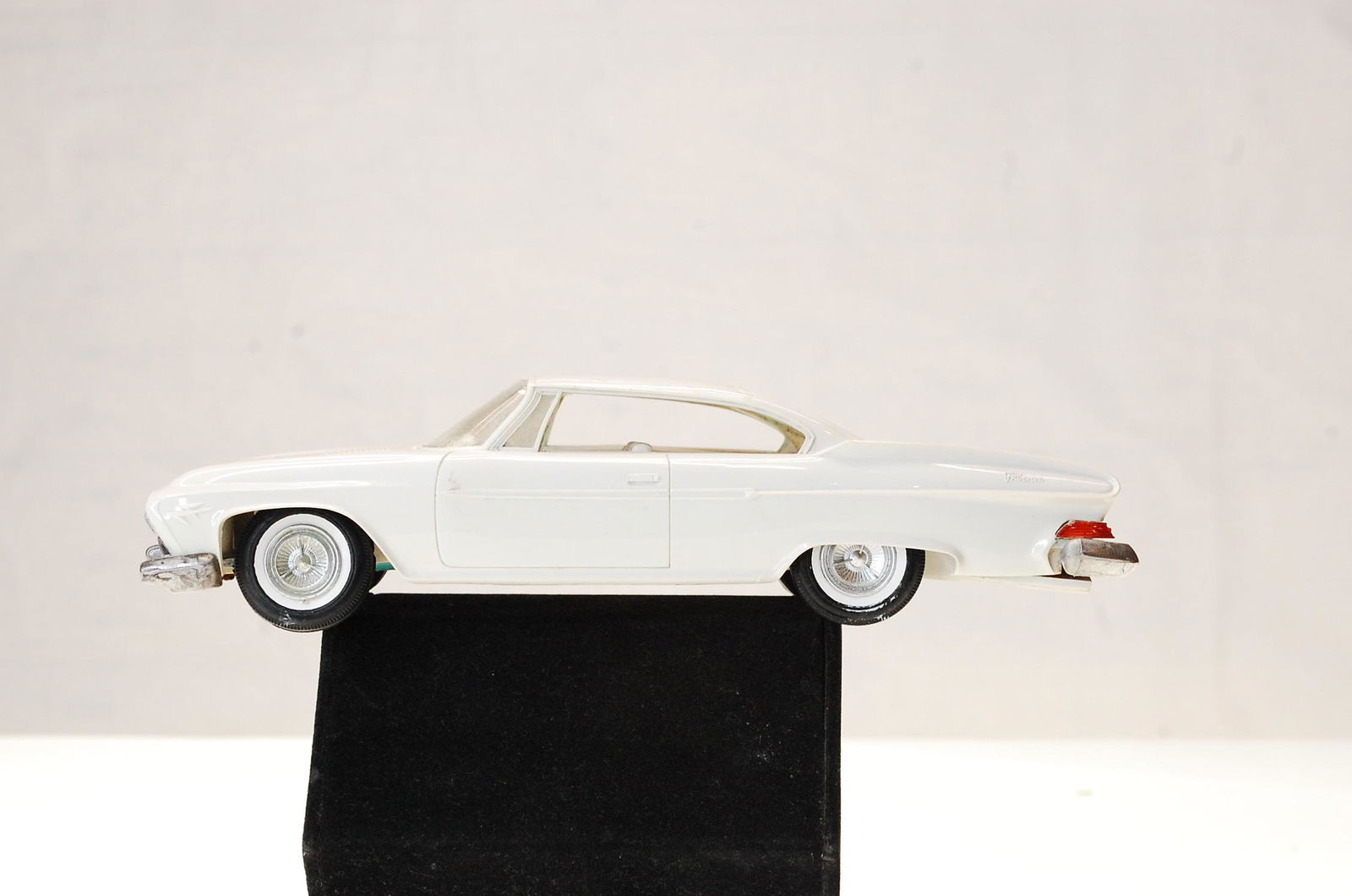 VINTAGE  1961 DODGE PHOENIX  TWO DOOR HARD TOP PROMO (1 of 6)