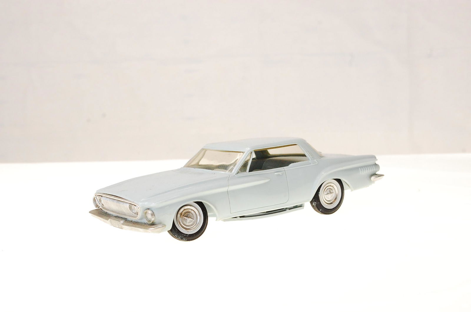 1962 DODGE DART WHITE HARDTOP Dealer Promo Model (1 of 5)