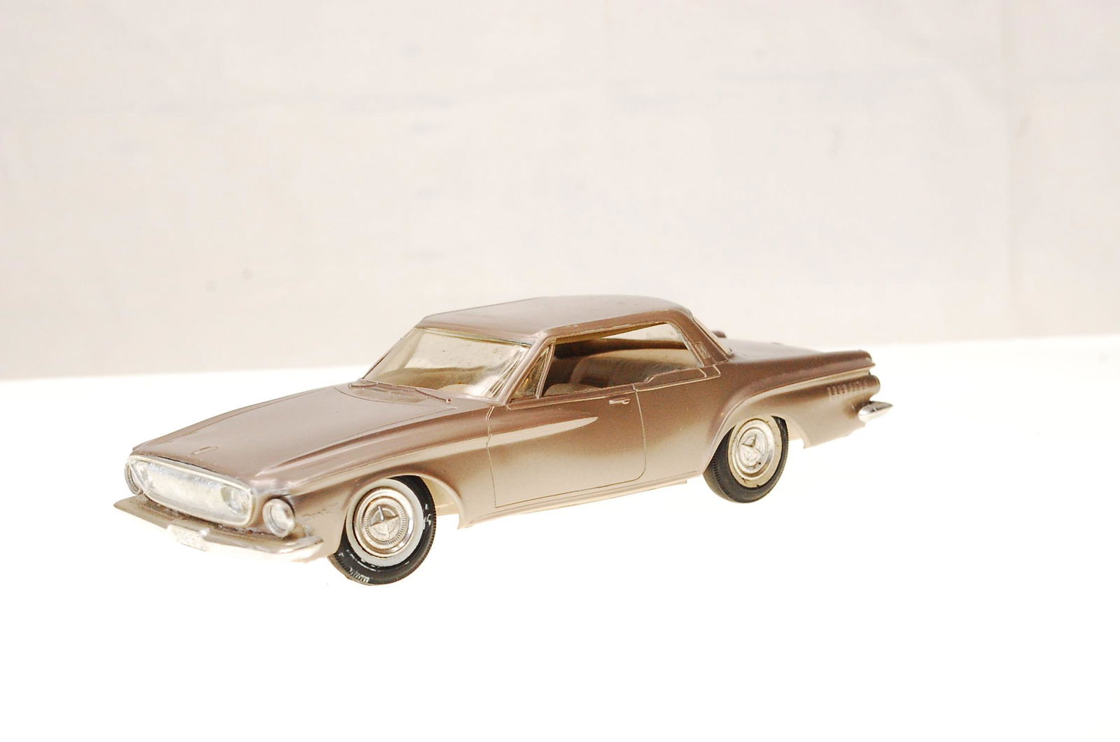 1962 DODGE DART GOLD HARDTOP Dealer Promo Model (1 of 5)