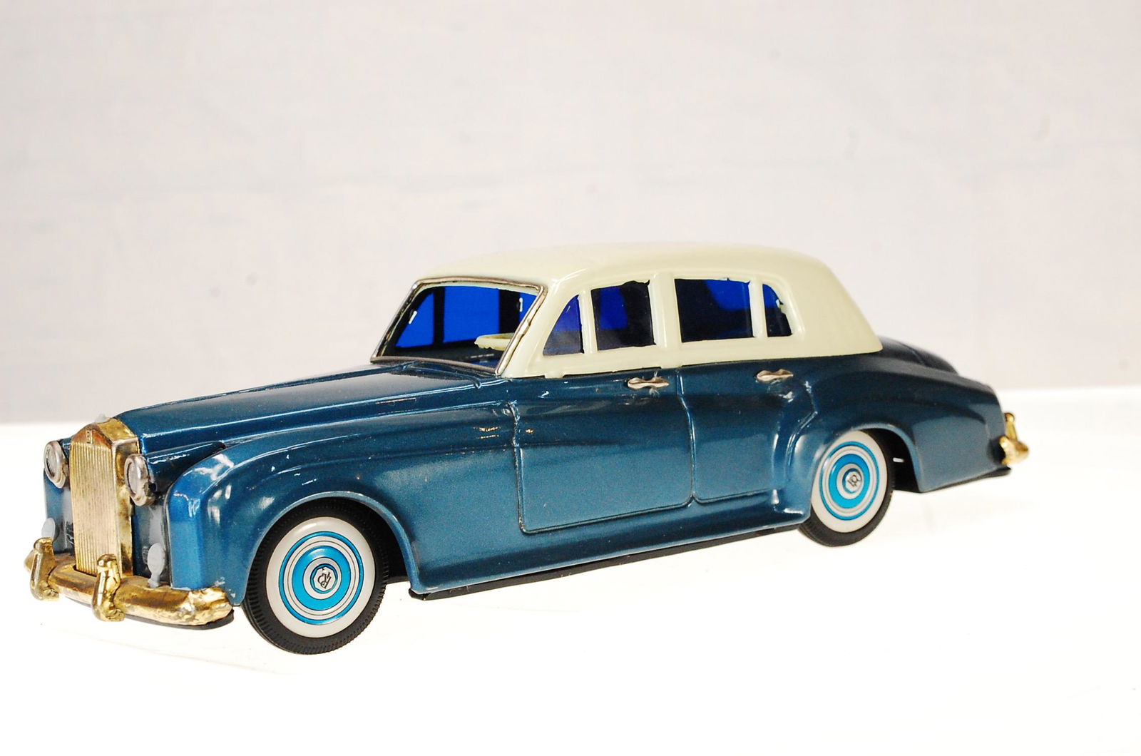 VINTAGE 1960S BANDAI ROLLS ROYCE SILVER CLOUD JAPAN (1 of 7)