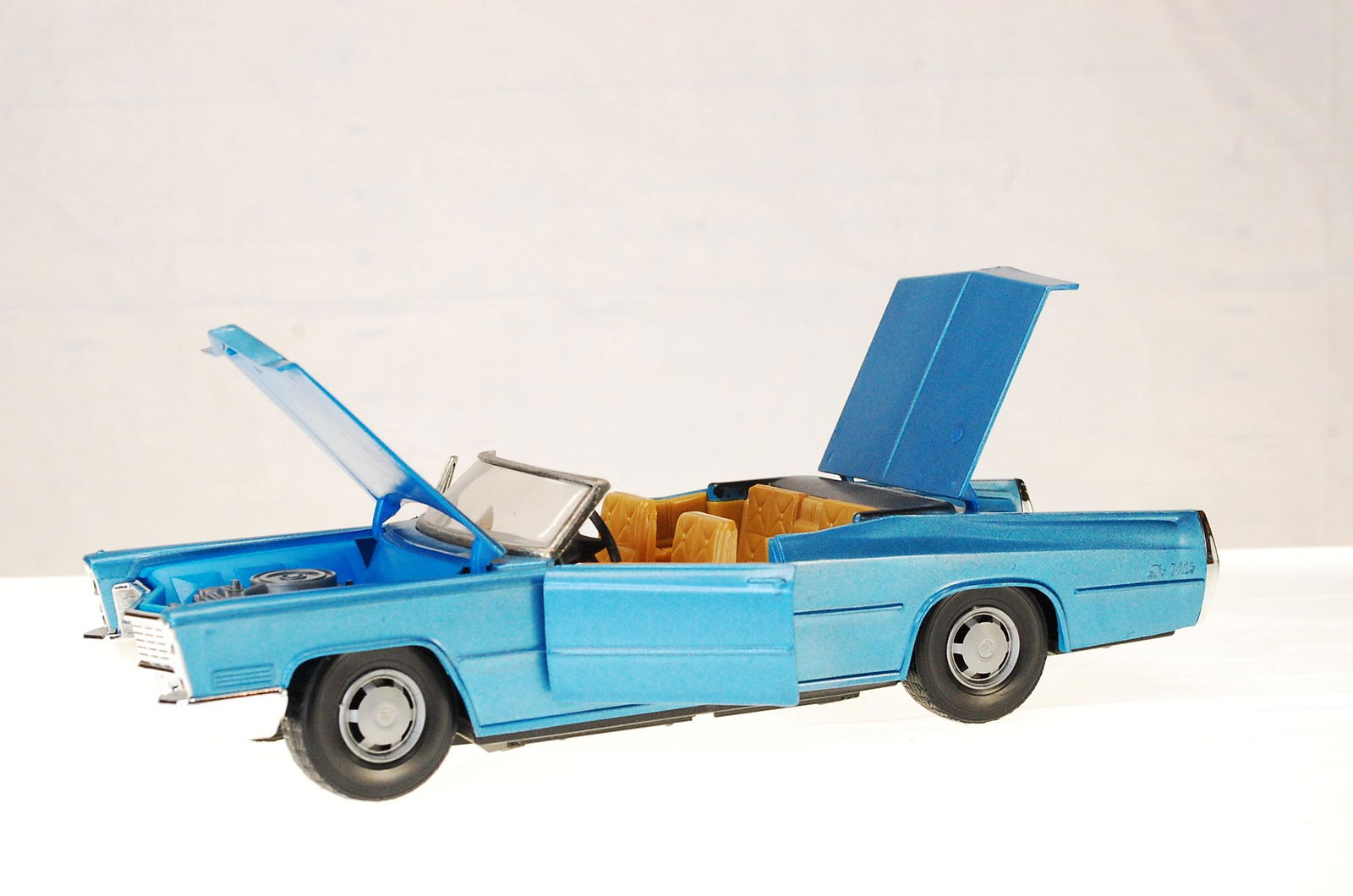 RARE Spiel-Nutz ~ Made In Germany   Cadillac De Ville (1 of 7)