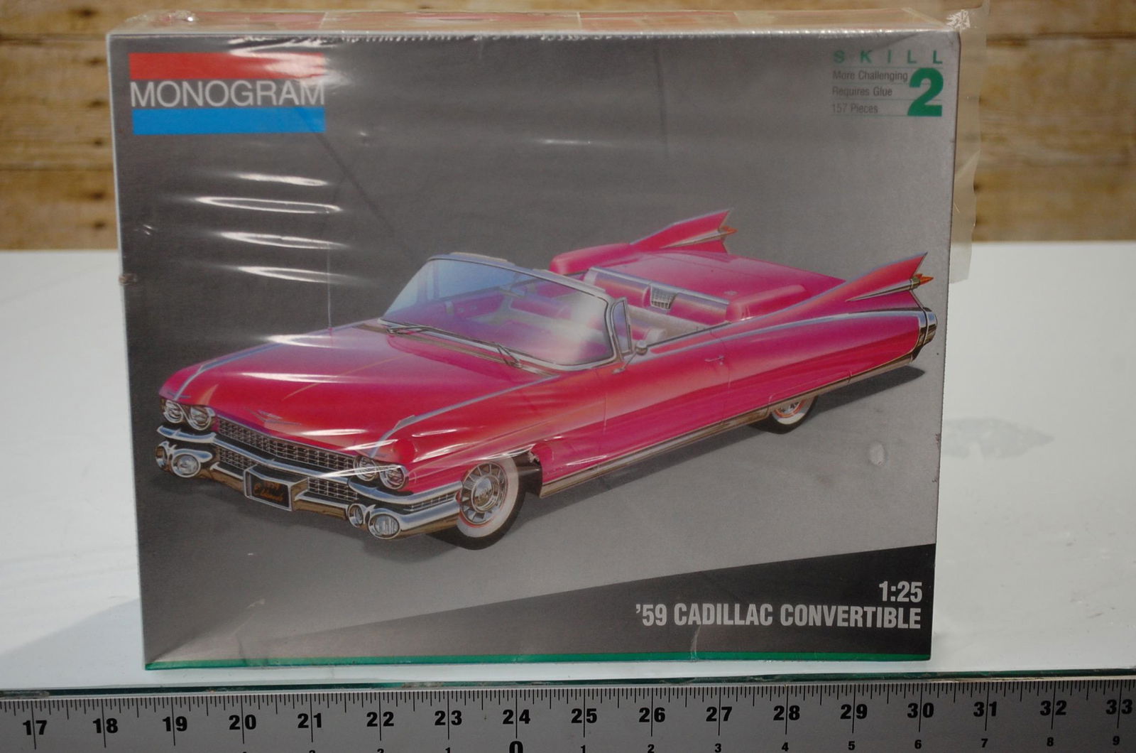 NEW MONOGRAM 59' CADILLAC CONVERTIBLE 1:25 CAR #2957 (1 of 2)