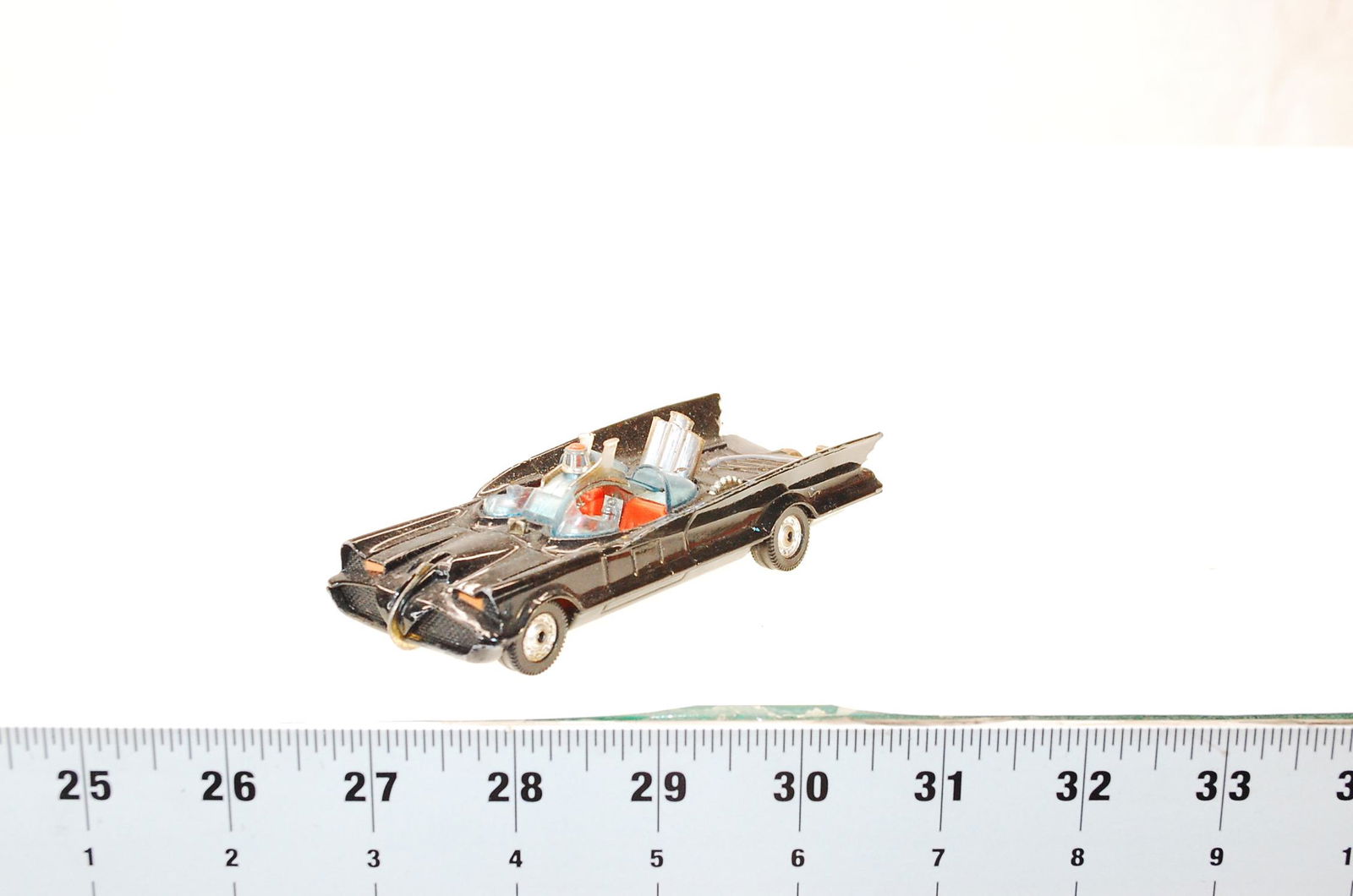 CORGI BAT MOBILE (1 of 4)