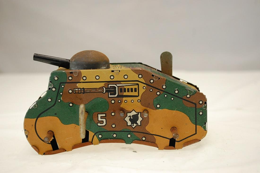VINTAGE MARX USA TIN LITHO WIND-UP NO. 5 ARMY TANK WITH (1 of 4)