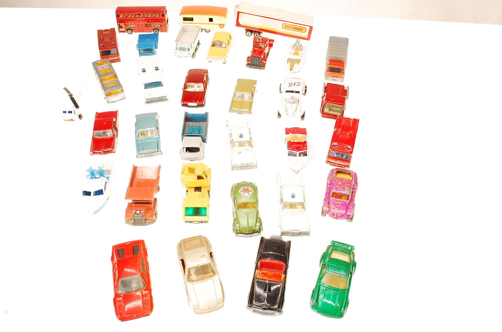 ASSORTED DIE CAST CARS 32 CARS (1 of 6)