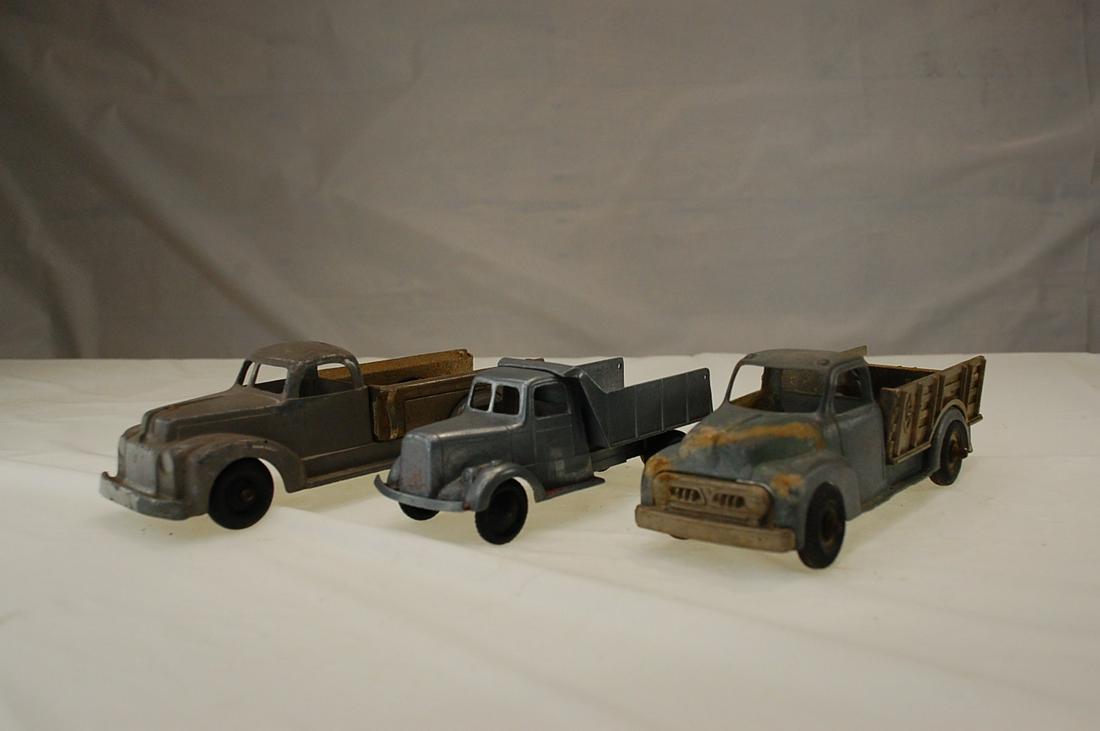 ASSORTED VINTAGE HUBLEY TOY TRUCK  DIE CAST  3  TRUCKS (1 of 10)