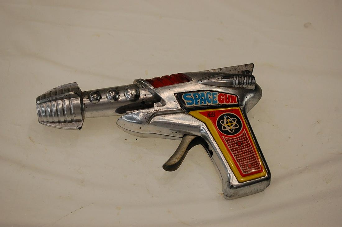VINTAGE TOY HERO SPACE GUN SPACE RAY GUN PISTOL JAPAN: VINTAGE TOY HERO SPACE GUN SPACE RAY GUN PISTOL JAPAN 1960'S