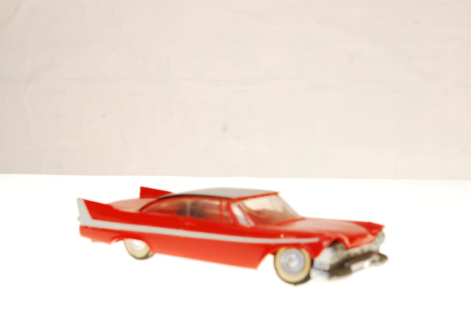 Jo-Han 1958 Plymouth Fury Dealer Promo Friction: PROMO 1958 PLYMOUTH FURY 1:25 Scale Plastic Model Car