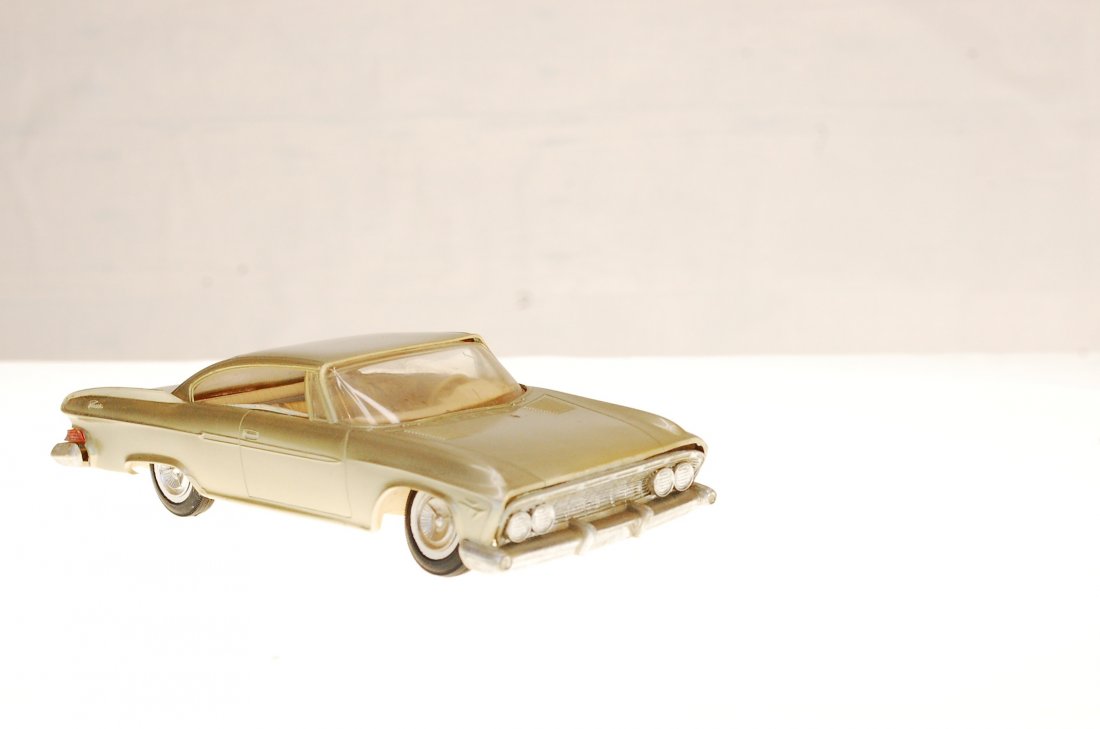 RARE VINTAGE 1961 DODGE  GOLD PHOENIX PROMO CAR (1 of 6)
