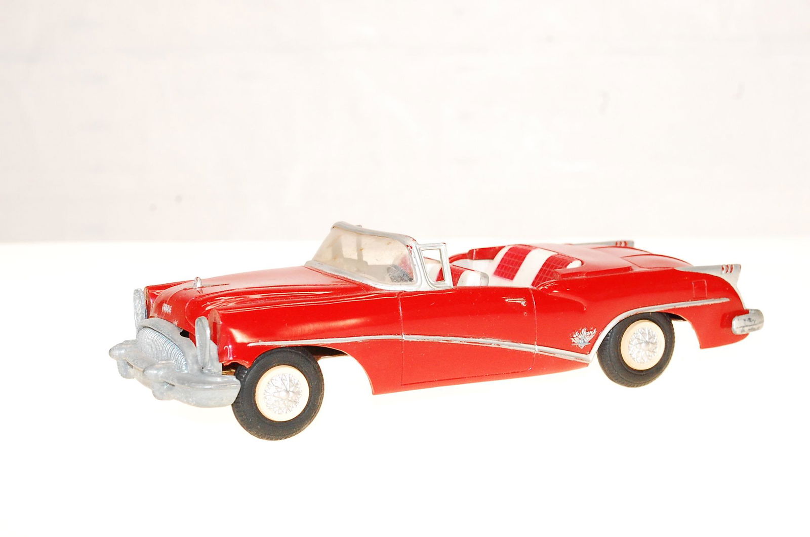 1954 BUICK SKYLARK RED FRICTION STYLE DEALER PROMO CAR (1 of 6)