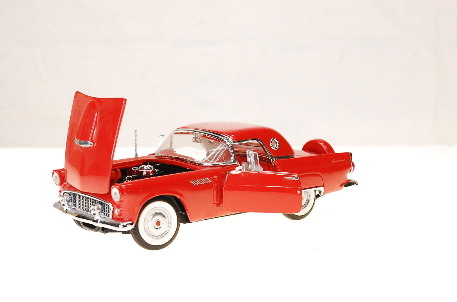 Franklin Mint  1956 FORD THUNDERBIRD W/ CASE T-BIRD (1 of 8)