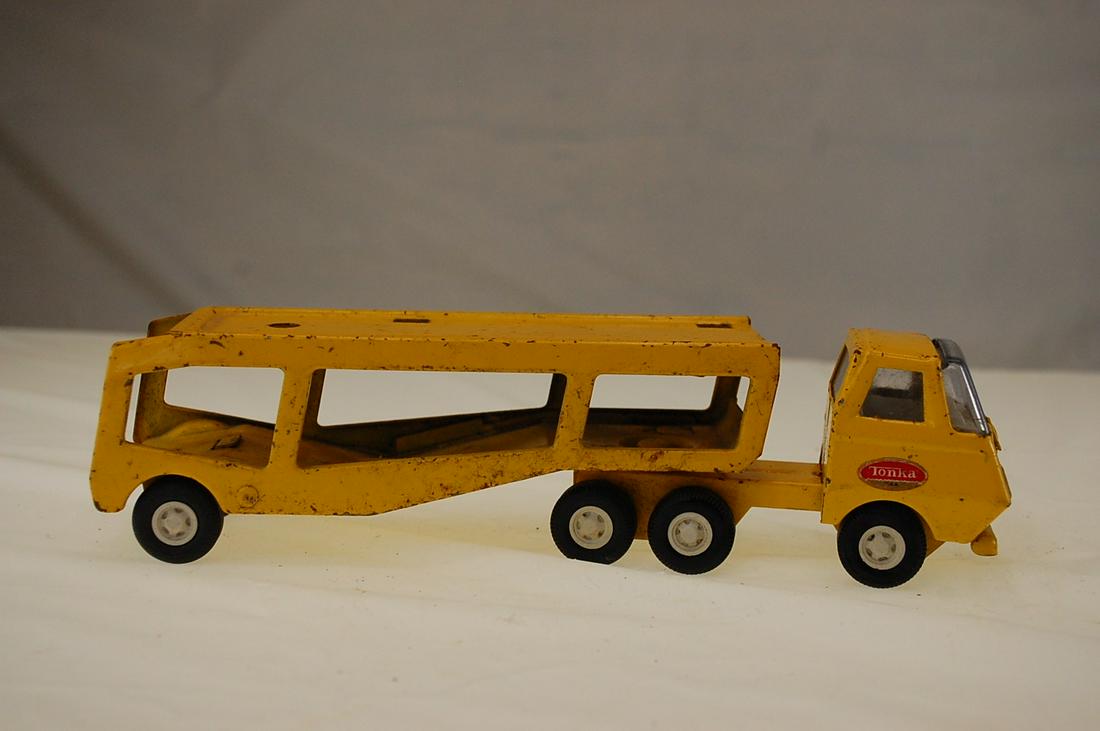 VINTAGE TONKA 1960S-70S SEMI CAR HAULER DOUBLE DECKER: This vintage yellow haller is in great shape for the age it does have light play.Paint is very good with only minor issues. Wheels are very good