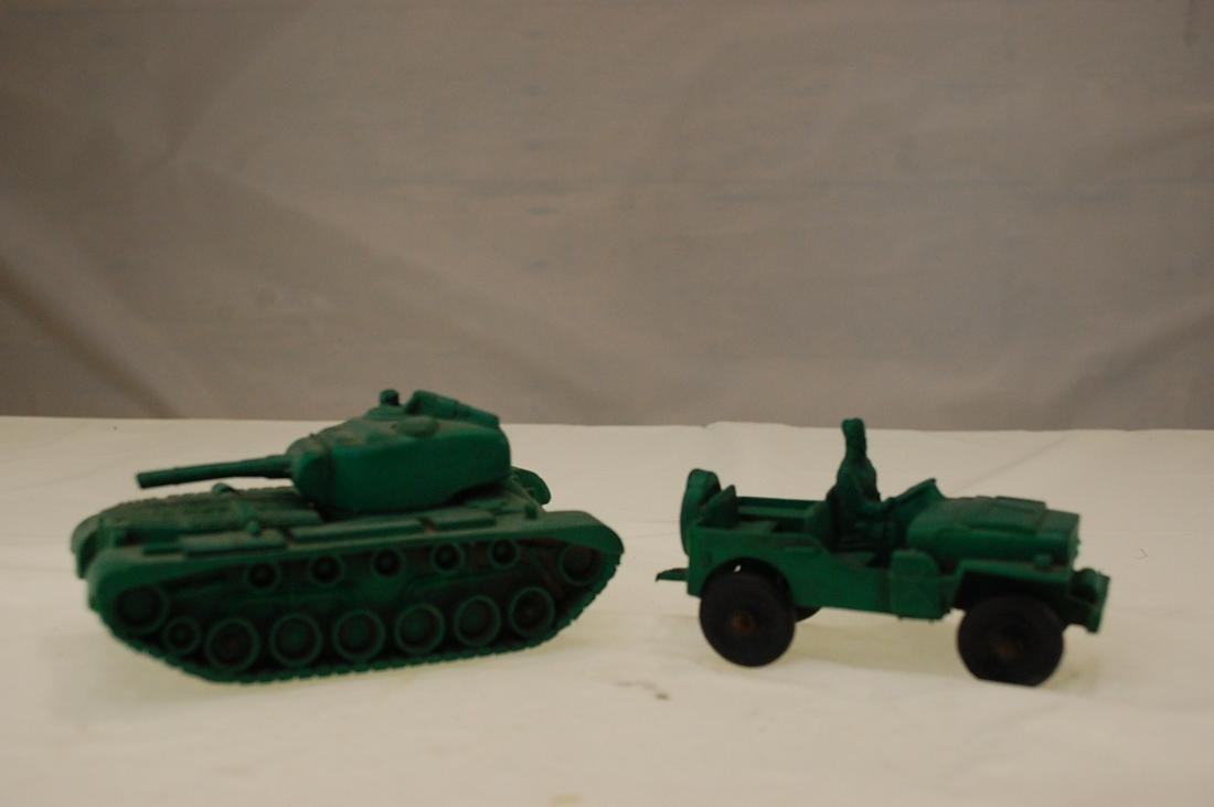 VINTAGE AUBURN RUBBER TANK AND JEEP (1 of 4)